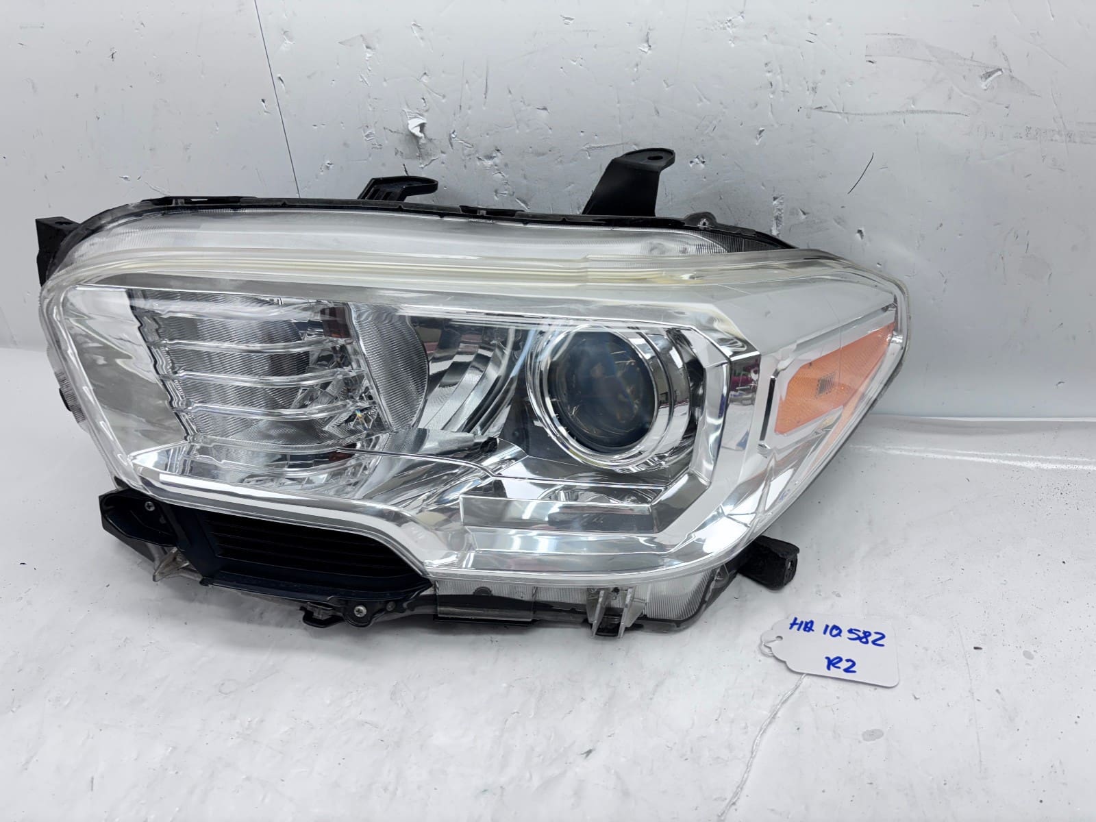 2016-22 Toyota Tacoma Halogen Front Left OEM Headlight 81150-04250 - Image 2