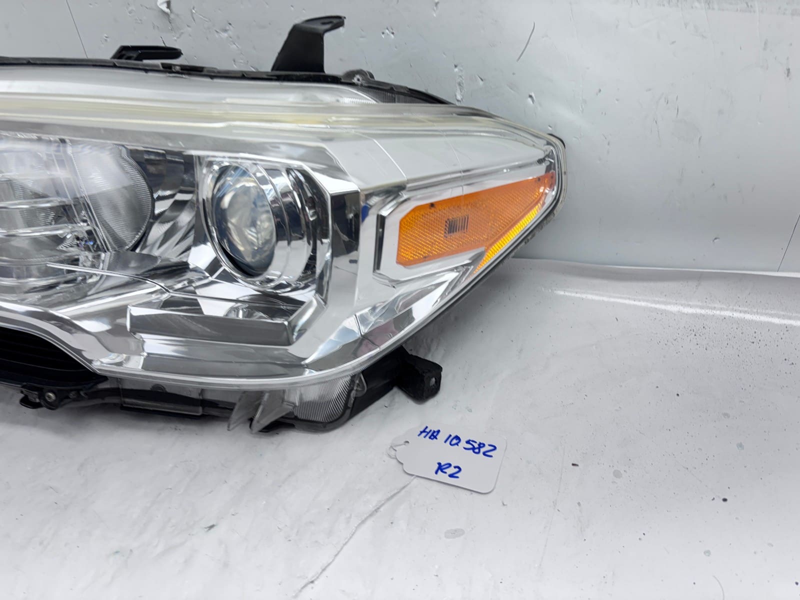 2016-22 Toyota Tacoma Halogen Front Left OEM Headlight 81150-04250 - Image 3