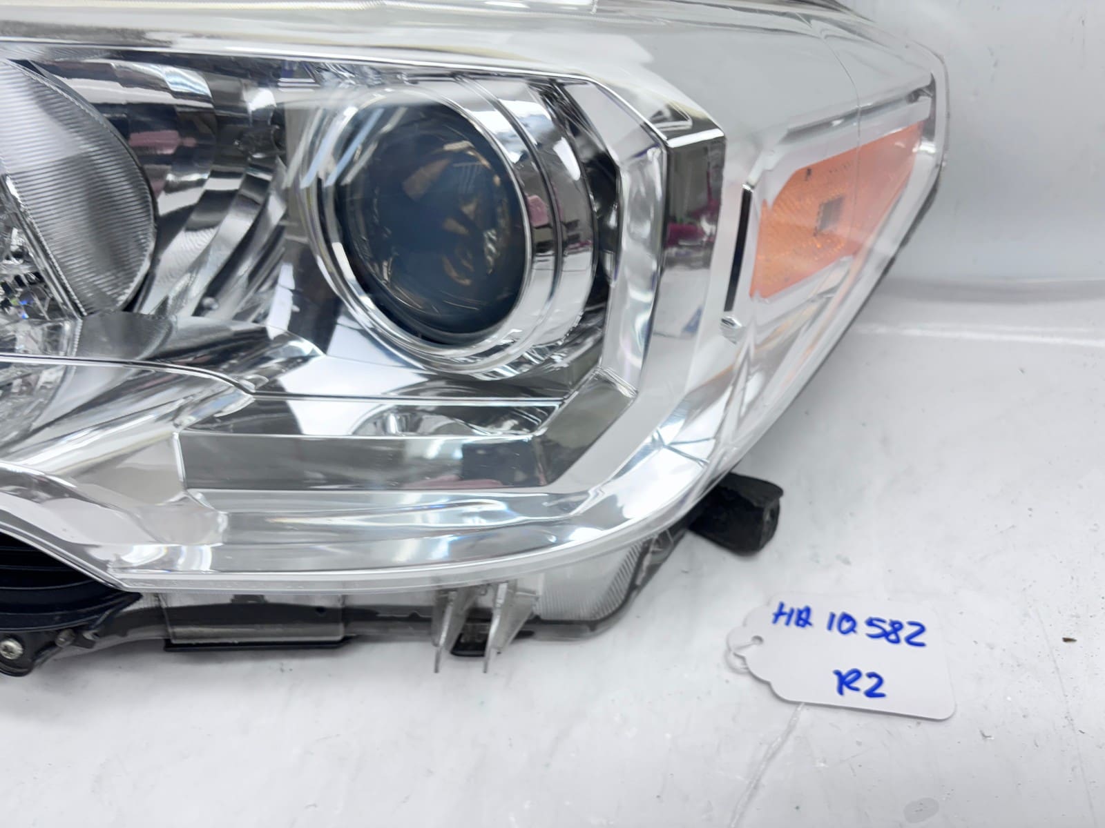 2016-22 Toyota Tacoma Halogen Front Left OEM Headlight 81150-04250 - Image 8