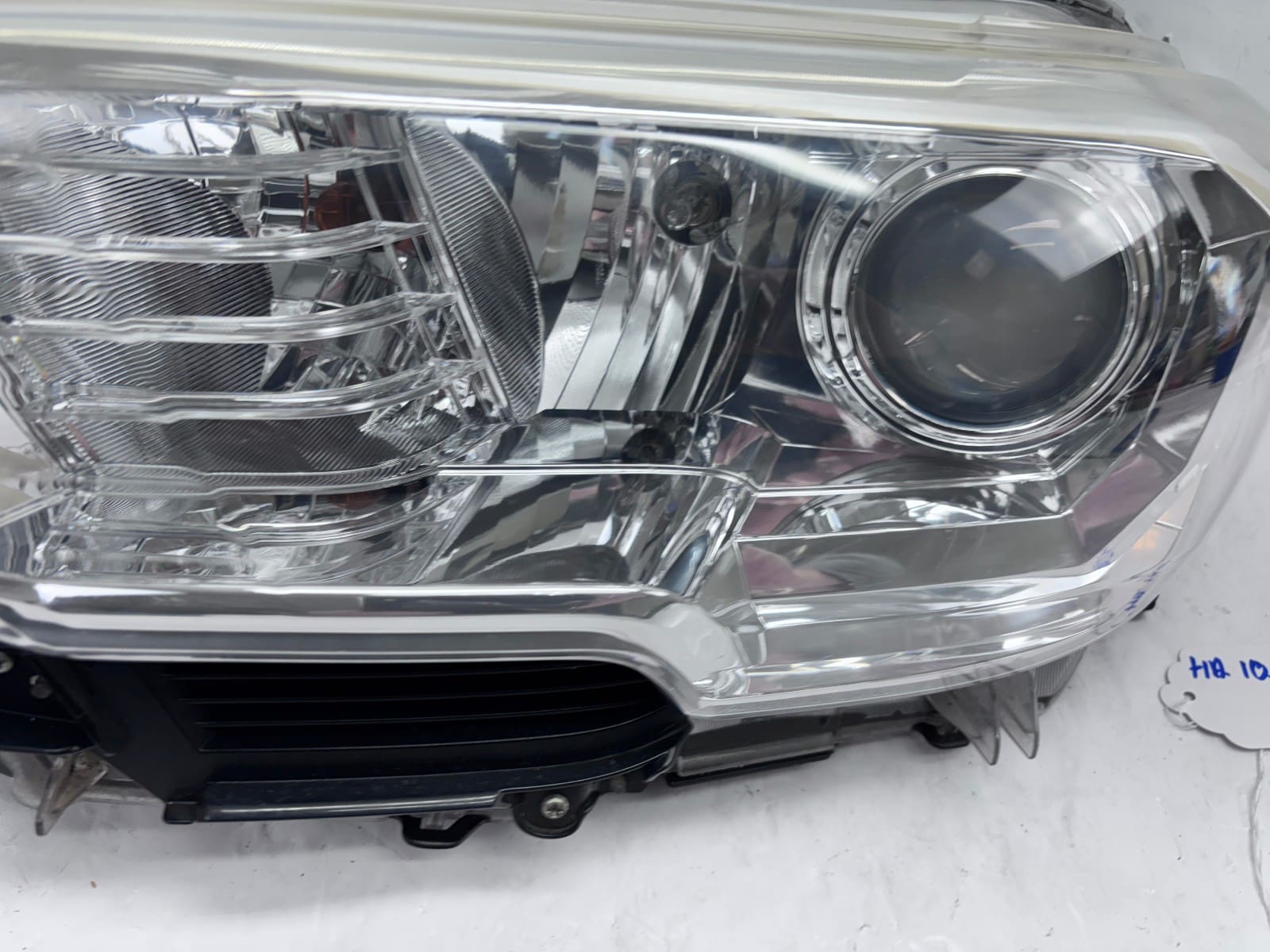 2016-22 Toyota Tacoma Halogen Front Left OEM Headlight 81150-04250 - Image 9