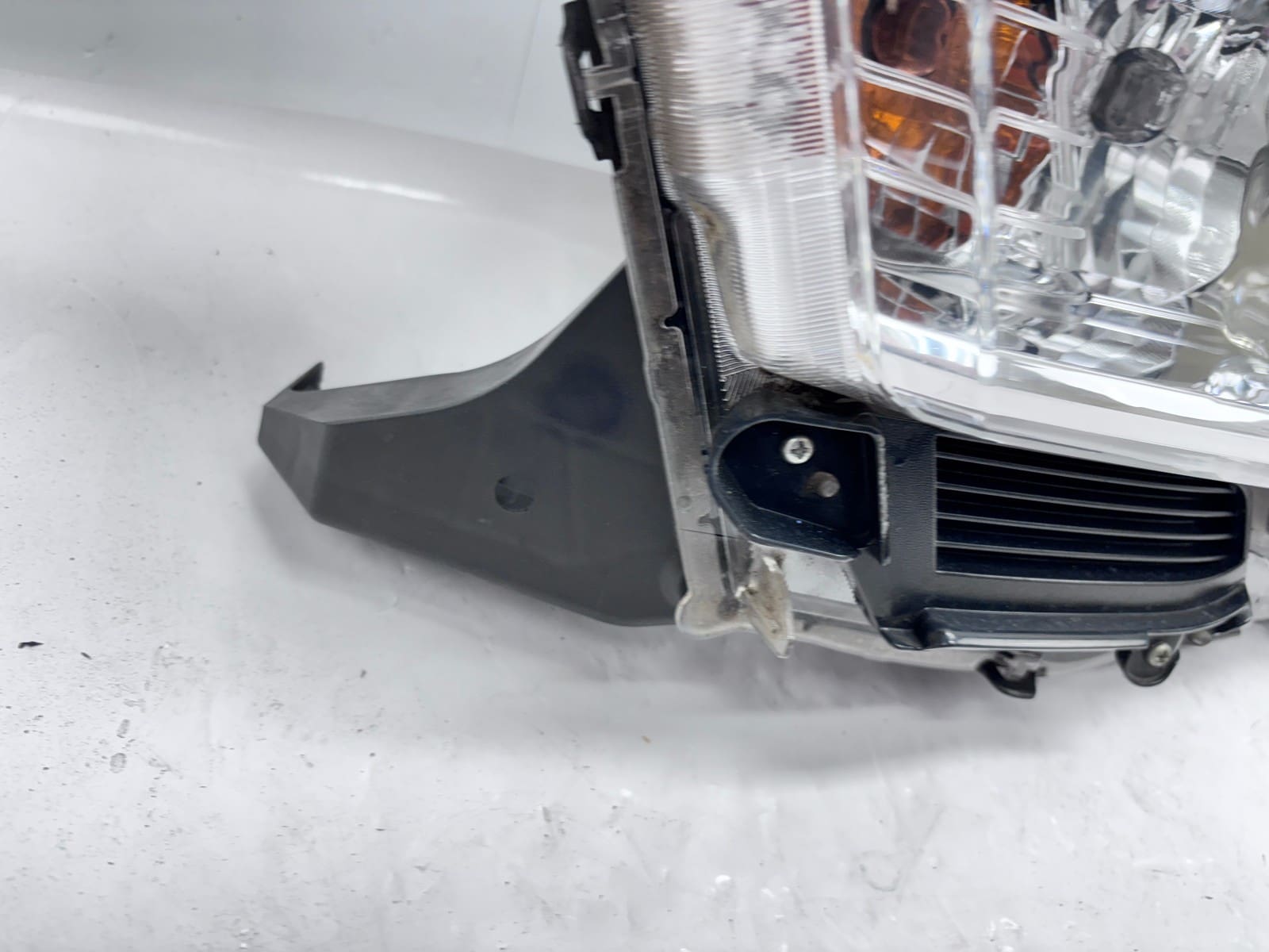 2016-22 Toyota Tacoma Halogen Front Left OEM Headlight 81150-04250 - Image 10