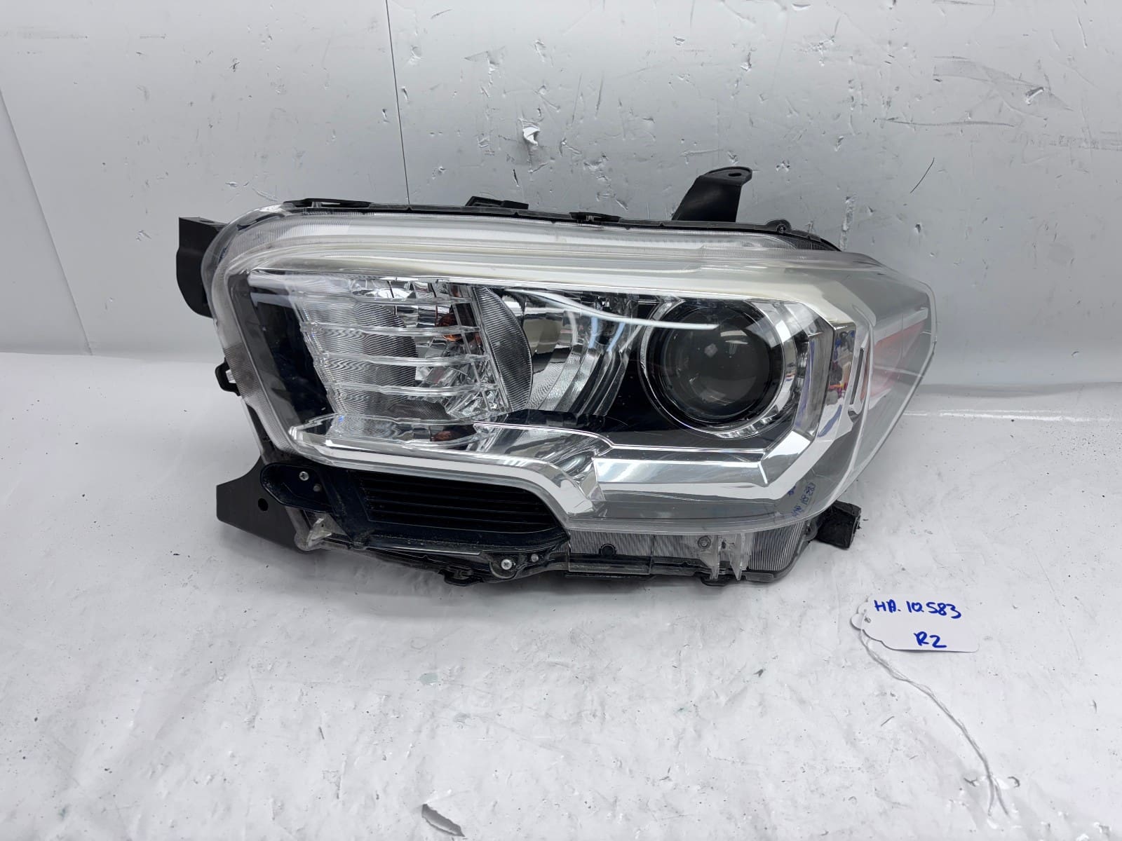 2016-22 Toyota Tacoma Halogen Front Left OEM Headlight 81150-04260 - Image 2