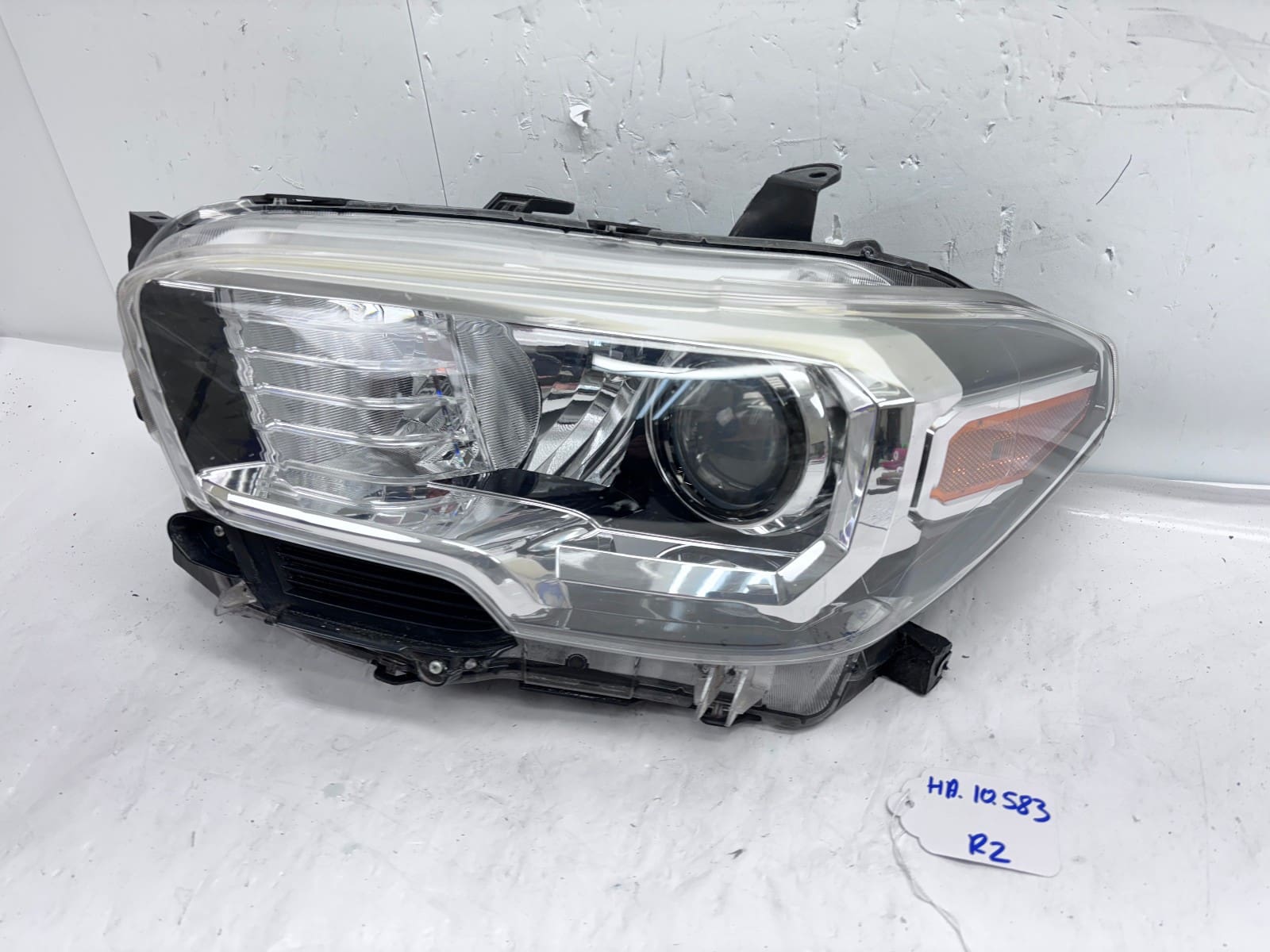 2016-22 Toyota Tacoma Halogen Front Left OEM Headlight 81150-04260 - Image 3