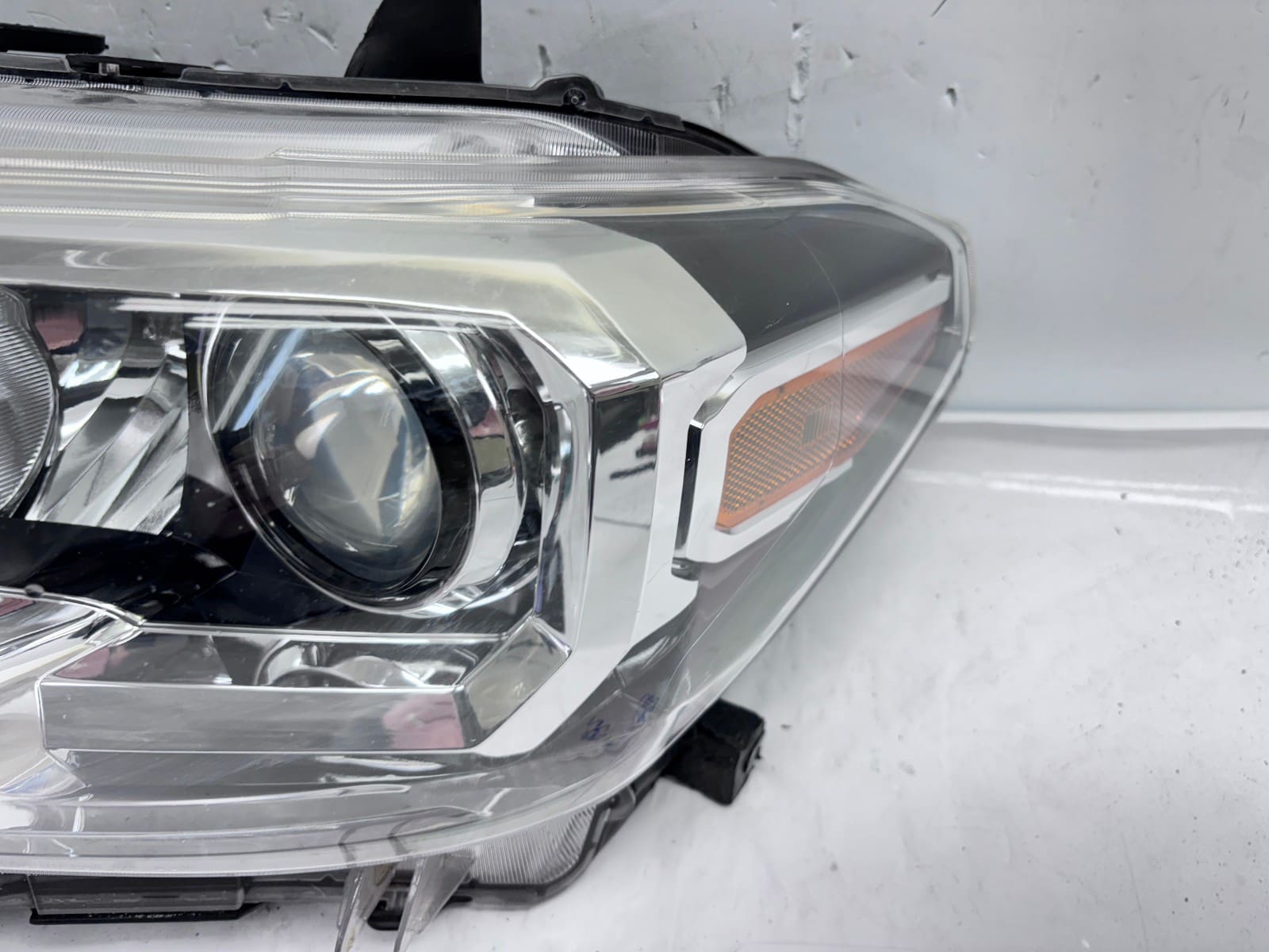 2016-22 Toyota Tacoma Halogen Front Left OEM Headlight 81150-04260 - Image 12