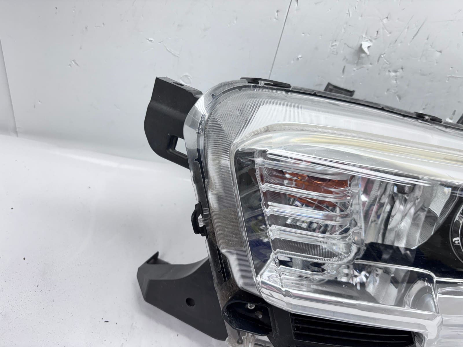 2016-22 Toyota Tacoma Halogen Front Left OEM Headlight 81150-04260 - Image 16