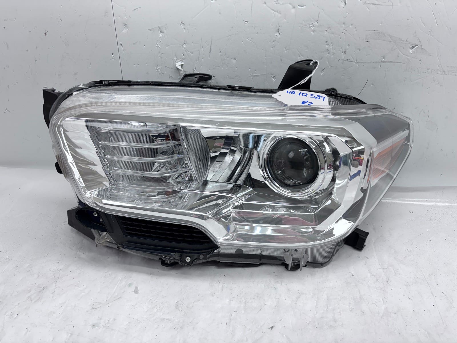 2016-22 Toyota Tacoma Halogen Front Left OEM Headlight 81150-04250 - Image 2