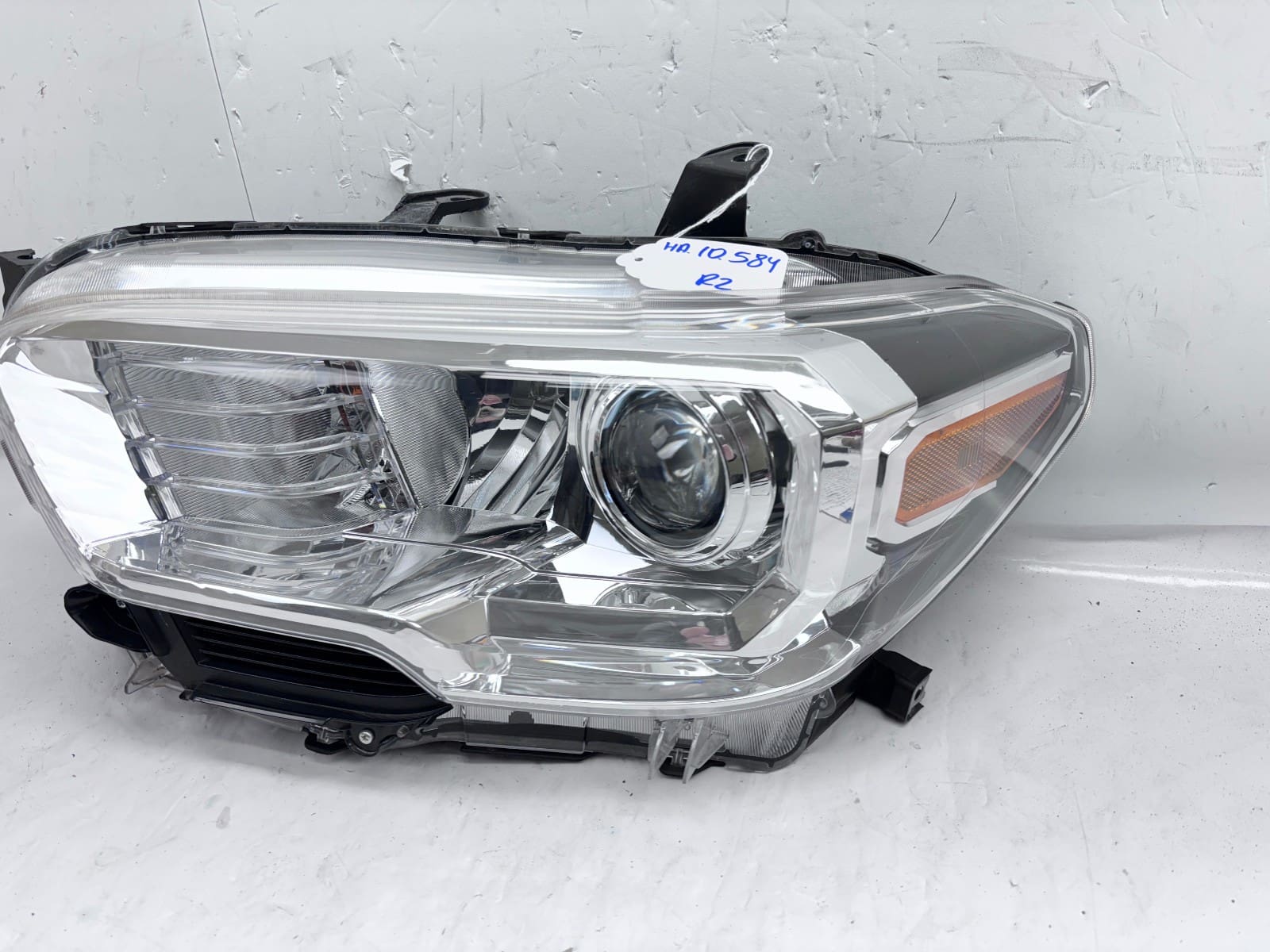 2016-22 Toyota Tacoma Halogen Front Left OEM Headlight 81150-04250 - Image 3