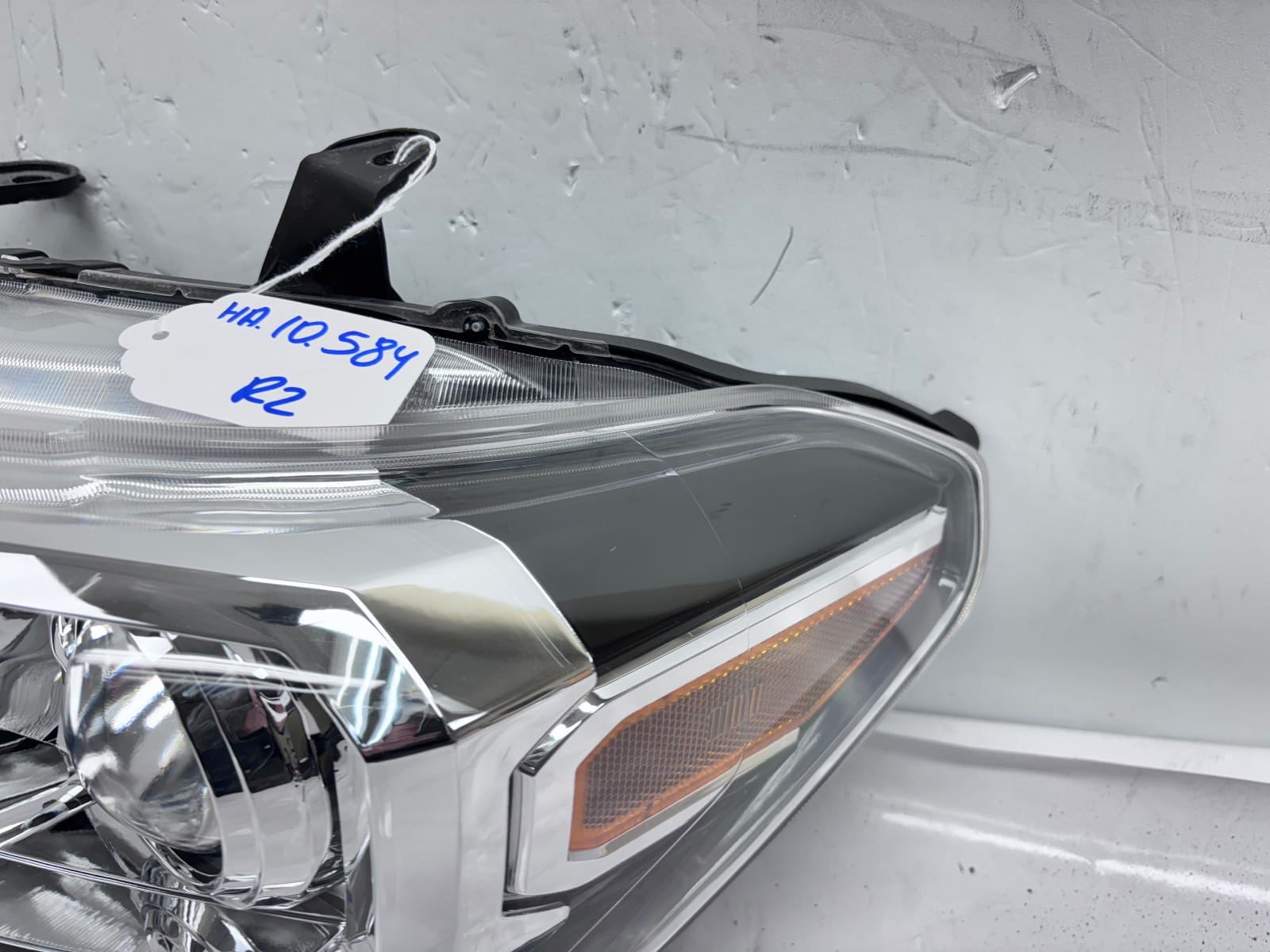 2016-22 Toyota Tacoma Halogen Front Left OEM Headlight 81150-04250 - Image 9