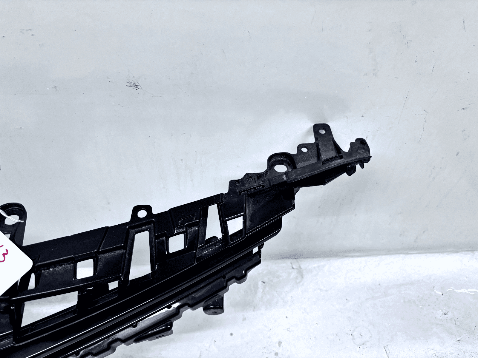 2018-2020 Toyota Camry Front OEM Upper Grille 53111-06860 - Image 2