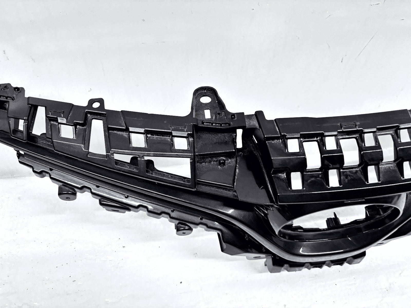2018-2020 Toyota Camry Front OEM Upper Grille 53111-06860 - Image 5
