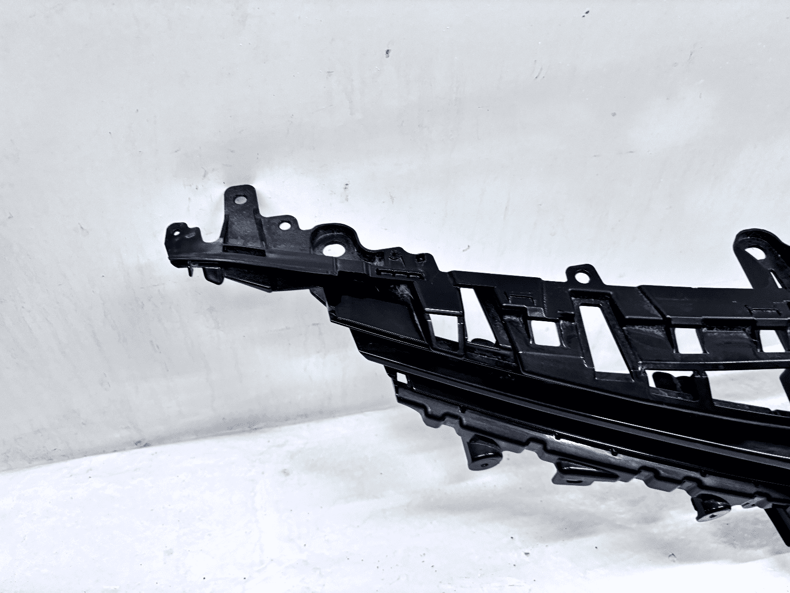 2018-2020 Toyota Camry Front OEM Upper Grille 53111-06860 - Image 6