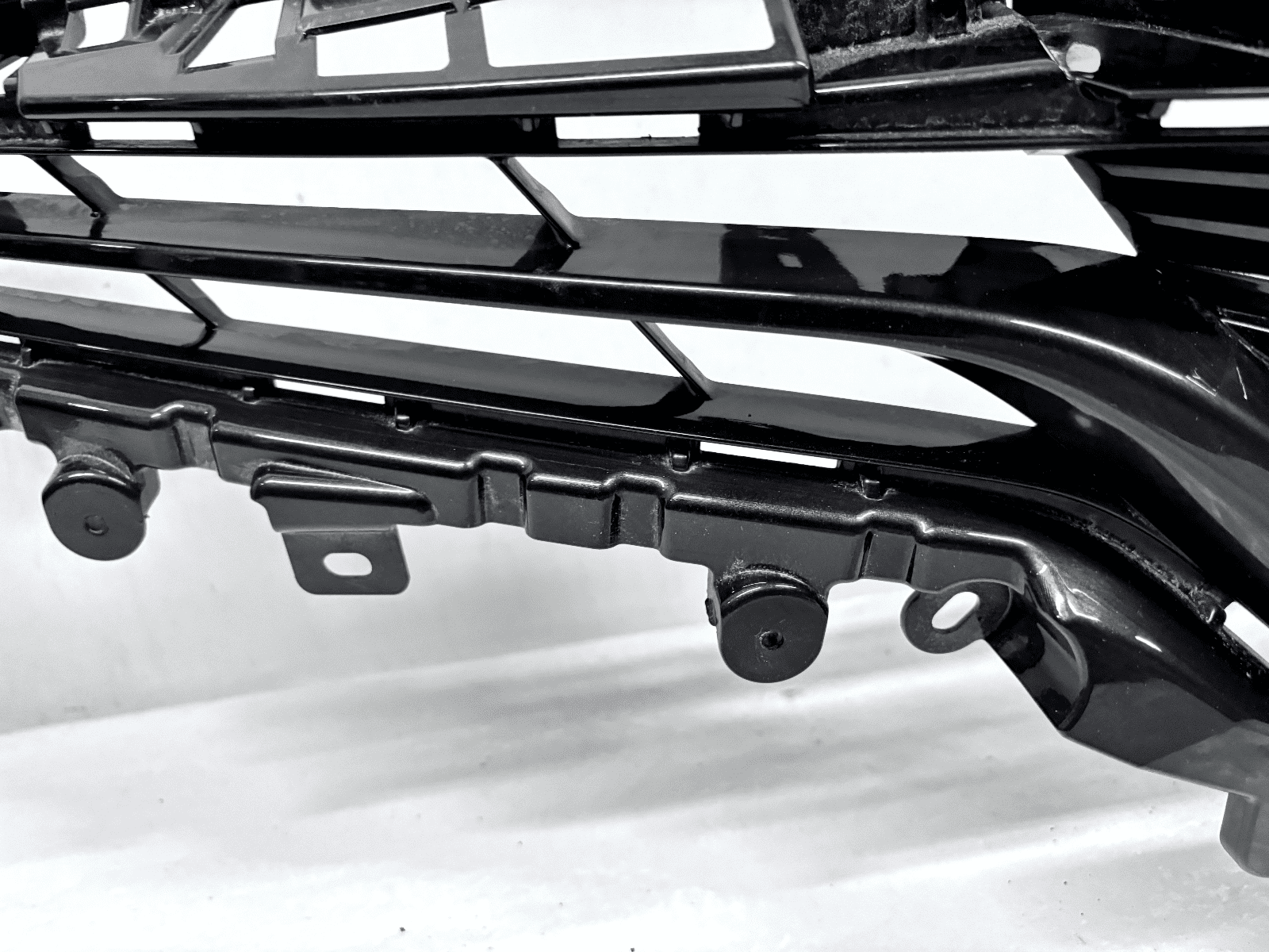2018-2020 Toyota Camry Front OEM Upper Grille 53111-06860 - Image 10