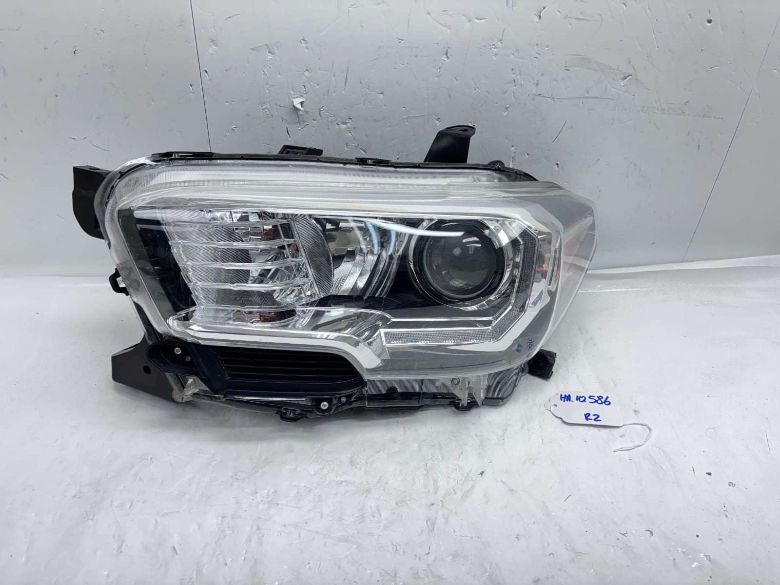 2016-22 Toyota Tacoma Halogen LED Front Left OEM Headlight 81150-04270 A