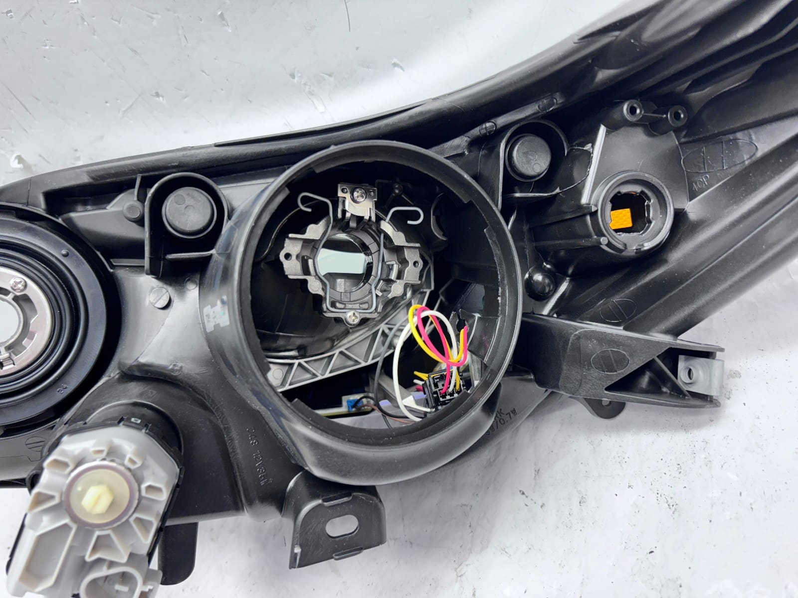 2013-2017 Toyota Avalon Xenon HID Front Right OEM Headlight - Image 16