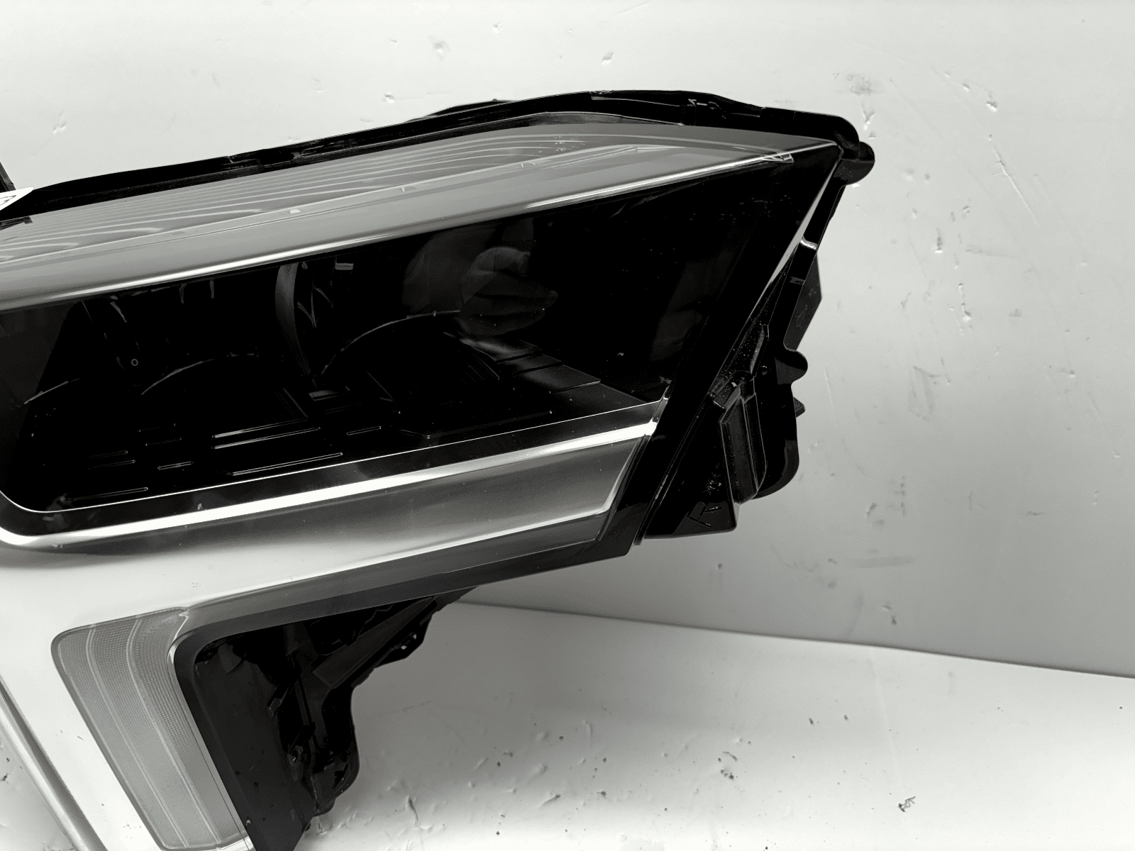 2022-2025 Toyota Tundra LED Front Right OEM Headlight 81110-0c230 - Image 2