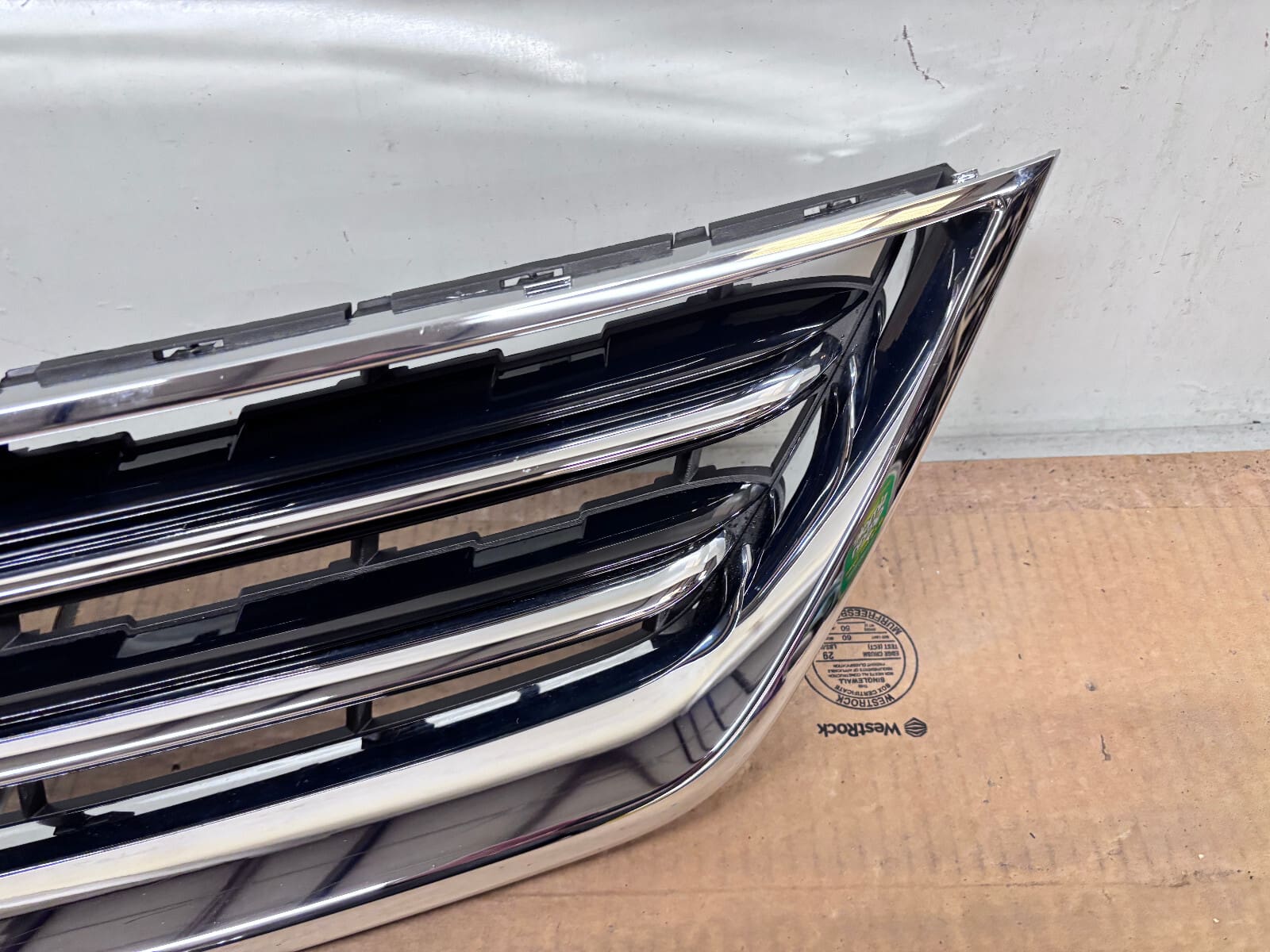 2014-2020 Chevy Impala Chrome Front OEM Grille 84720377 - Image 2