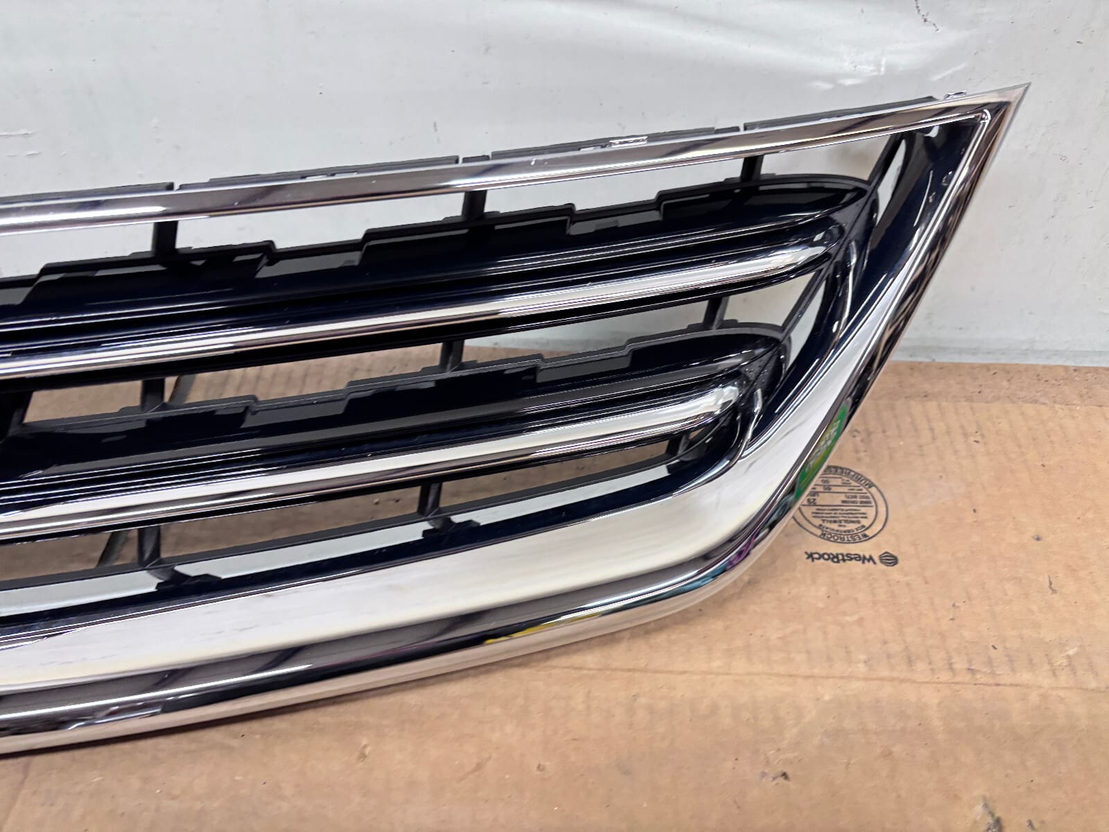 2014-2020 Chevy Impala Chrome Front OEM Grille 84720377 - Image 3
