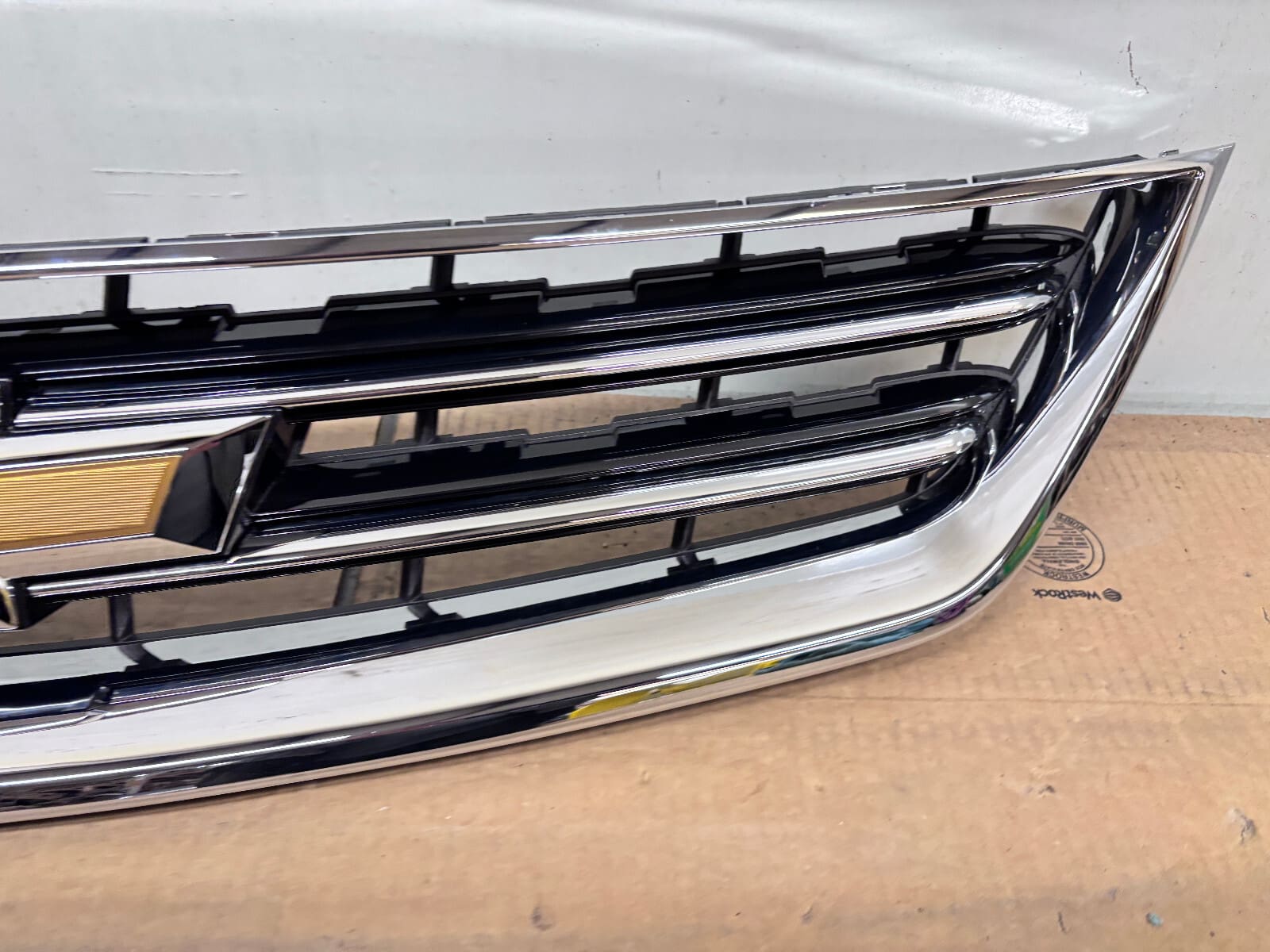 2014-2020 Chevy Impala Chrome Front OEM Grille 84720377 - Image 4
