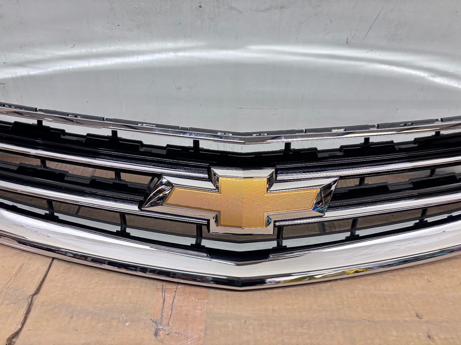 2014-2020 Chevy Impala Chrome Front OEM Grille 84720377 - Image 6
