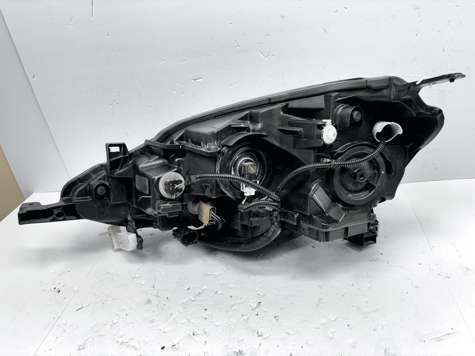 2016-19 Nissan Sentra Halogen Front Right OEM Headlight Black Housing - Image 12
