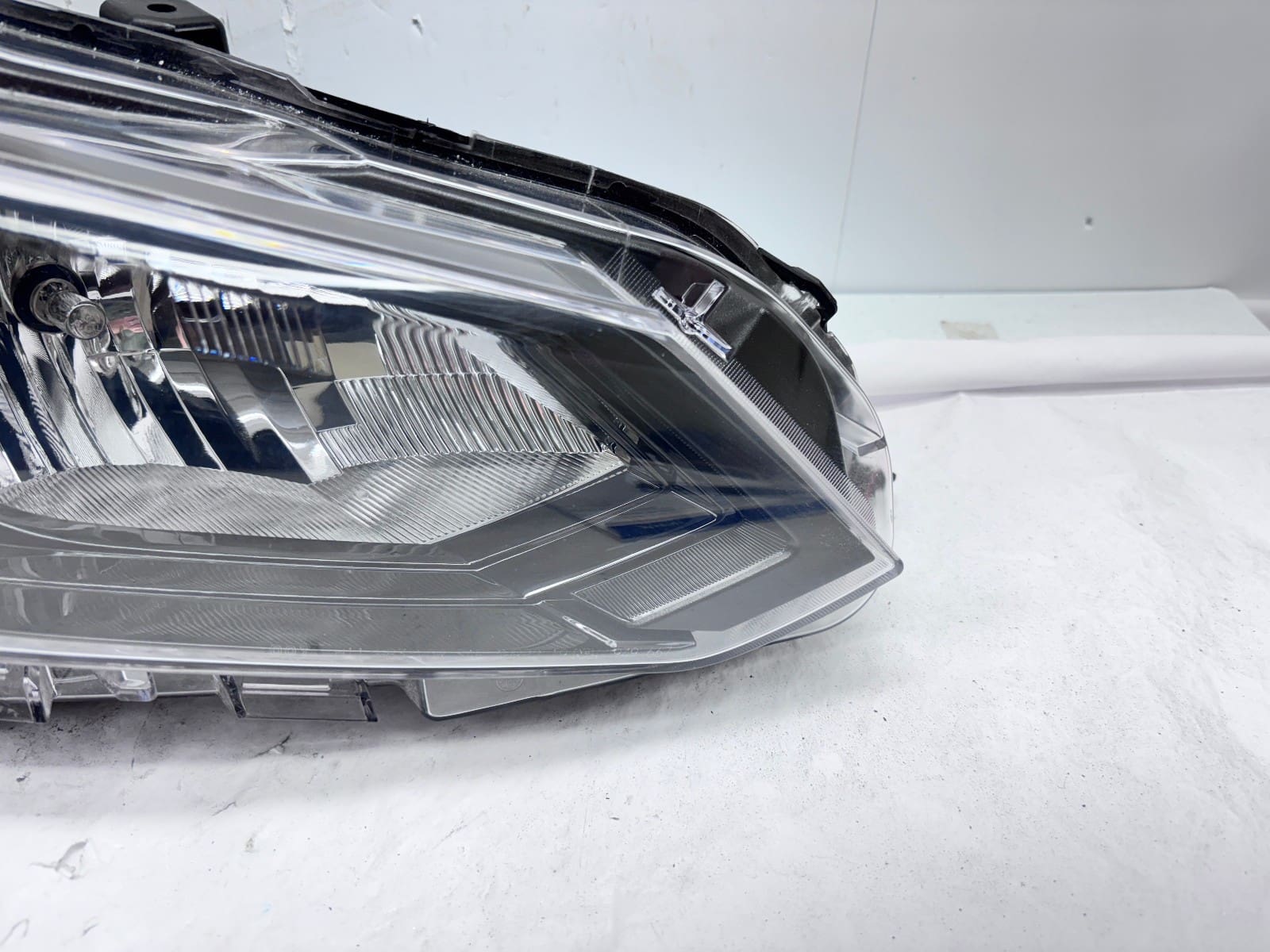 2023-25 Nissan Altima Halogen Black Trim Front Right OEM Headlight - Image 2