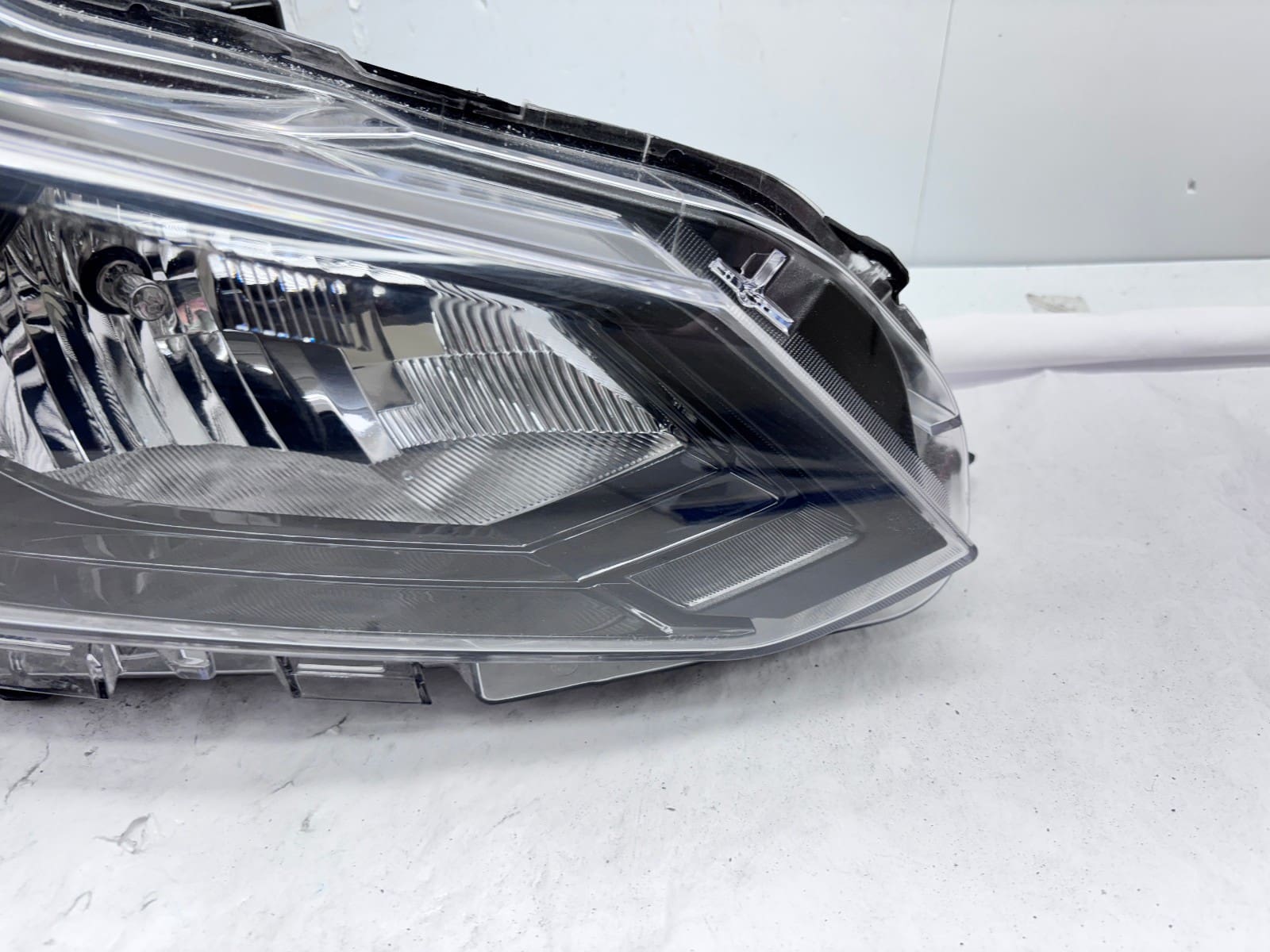 2023-25 Nissan Altima Halogen Black Trim Front Right OEM Headlight - Image 3