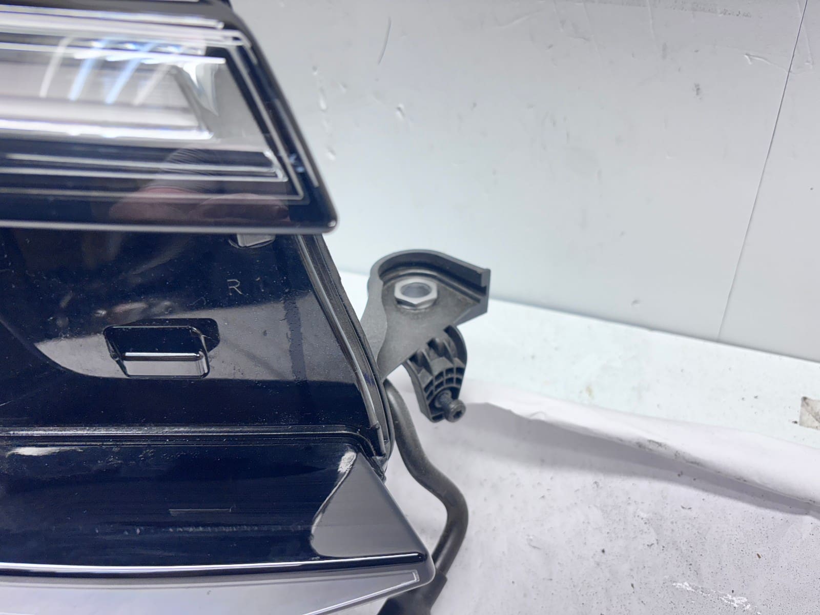NICE 2024-25 VW Atlas Cross Sport LED Front Right OEM Headlight 3CN941082M - Image 11
