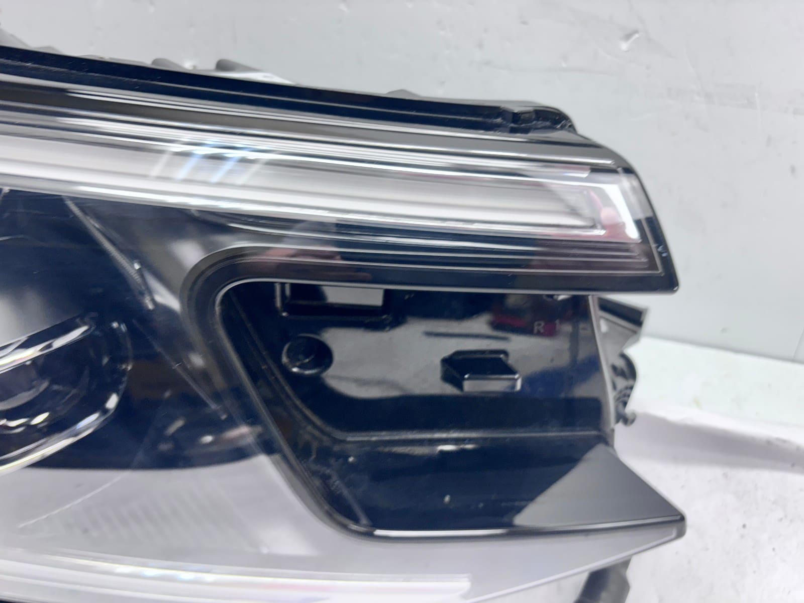 NICE 2024-25 VW Atlas Cross Sport LED Front Right OEM Headlight 3CN941082M - Image 13