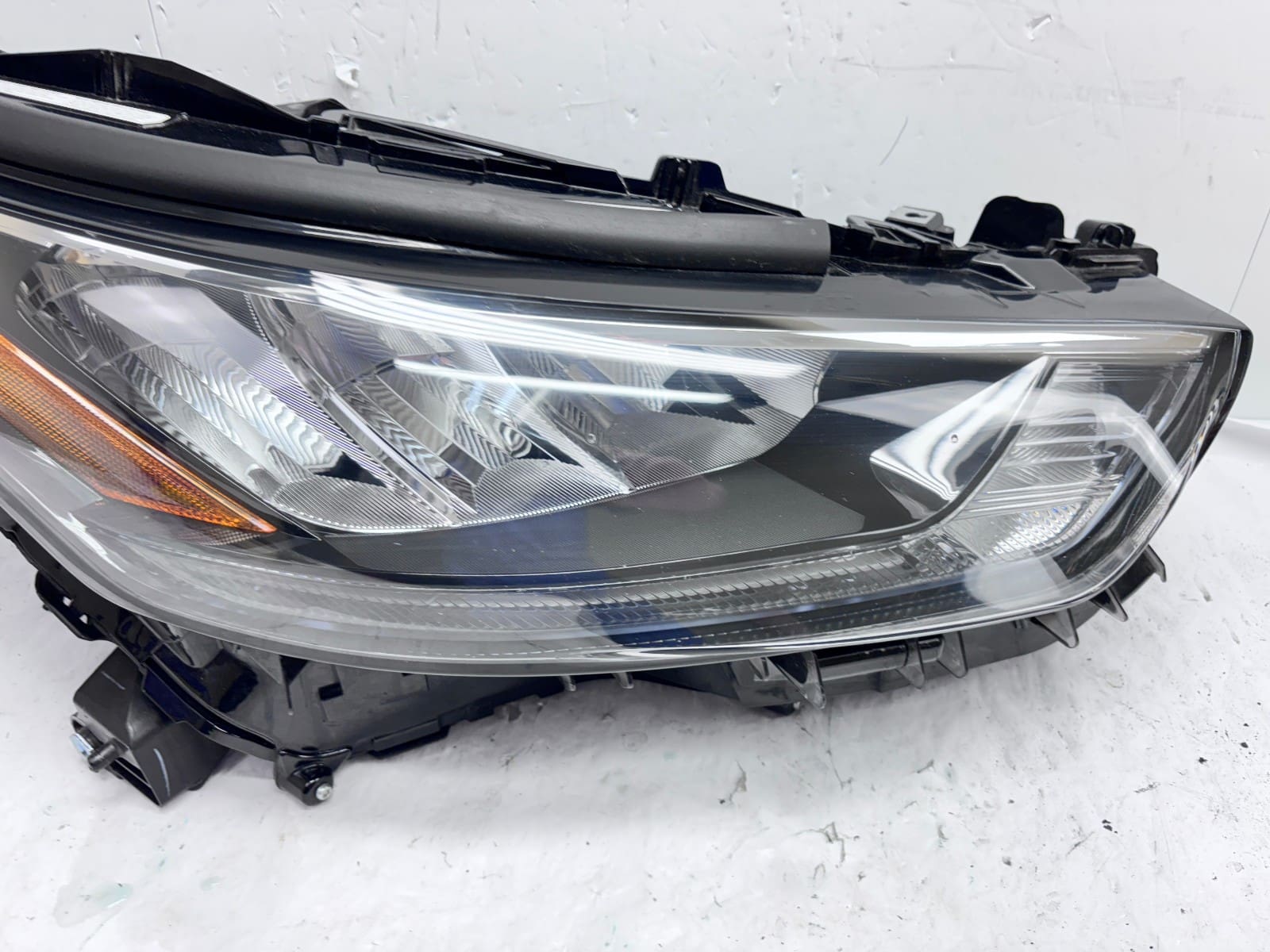 2020-23 Toyota Highlander LED Front Right OEM Headlight 10000-8A05M - Image 7