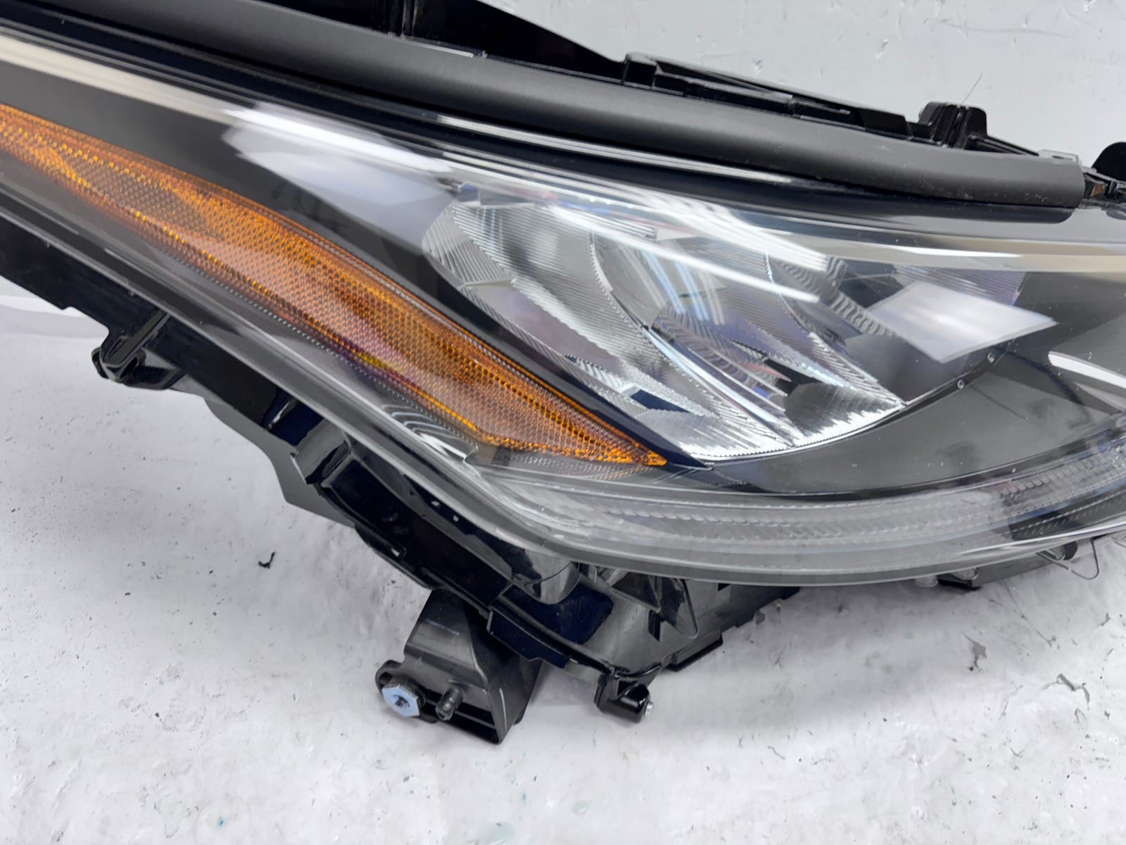 2020-23 Toyota Highlander LED Front Right OEM Headlight 10000-8A05M - Image 9