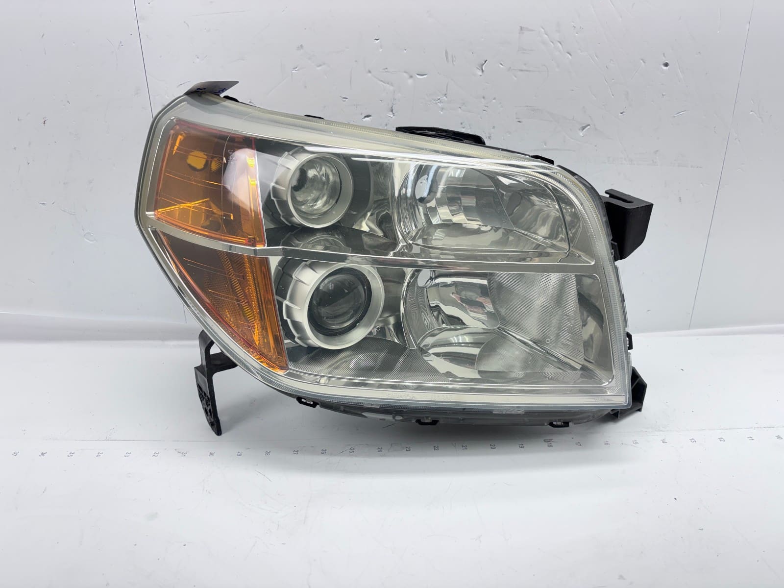 2006-08 Honda Pilot Halogen Front Right OEM Headlight 33101S9VA11 - Image 2