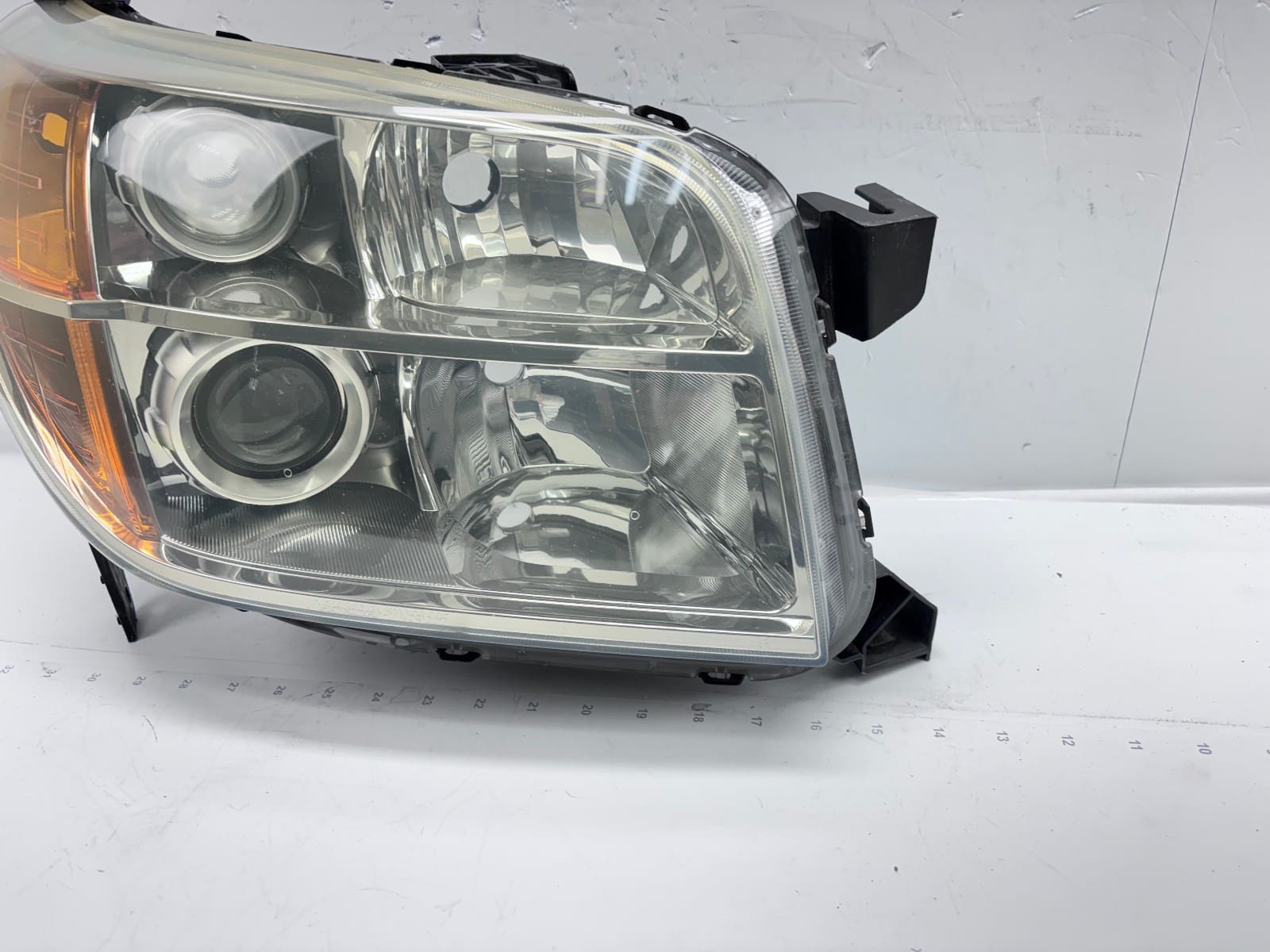 2006-08 Honda Pilot Halogen Front Right OEM Headlight 33101S9VA11 - Image 3