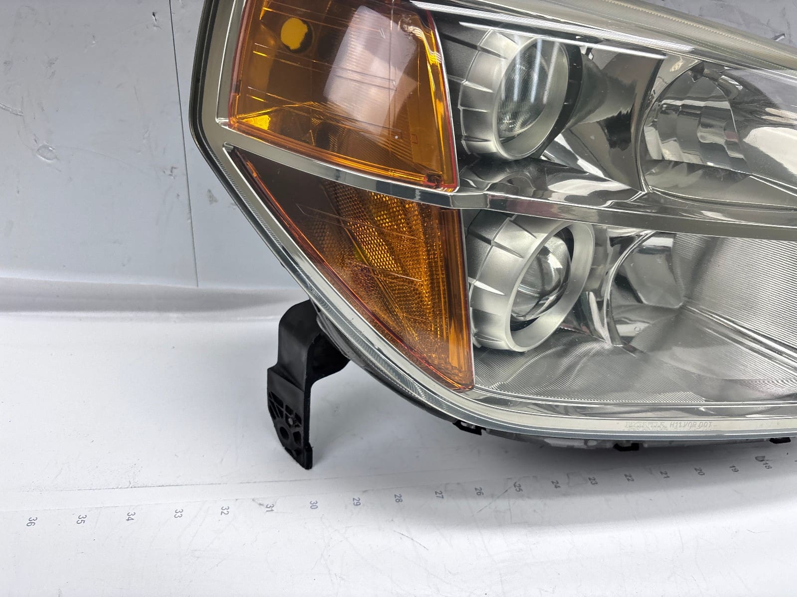 2006-08 Honda Pilot Halogen Front Right OEM Headlight 33101S9VA11 - Image 11