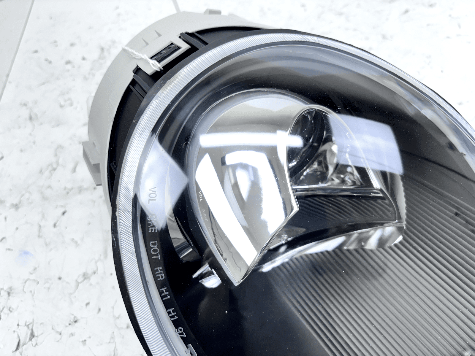 1998-2005 VW Beetle Halogen Front Right Headlight - Image 14