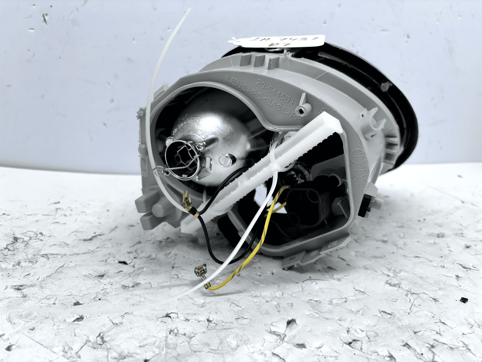 1998-2005 VW Beetle Halogen Front Right Headlight - Image 17
