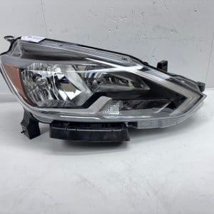 2016-19 Nissan Sentra Halogen Front Right OEM Headlight 260103YU0A