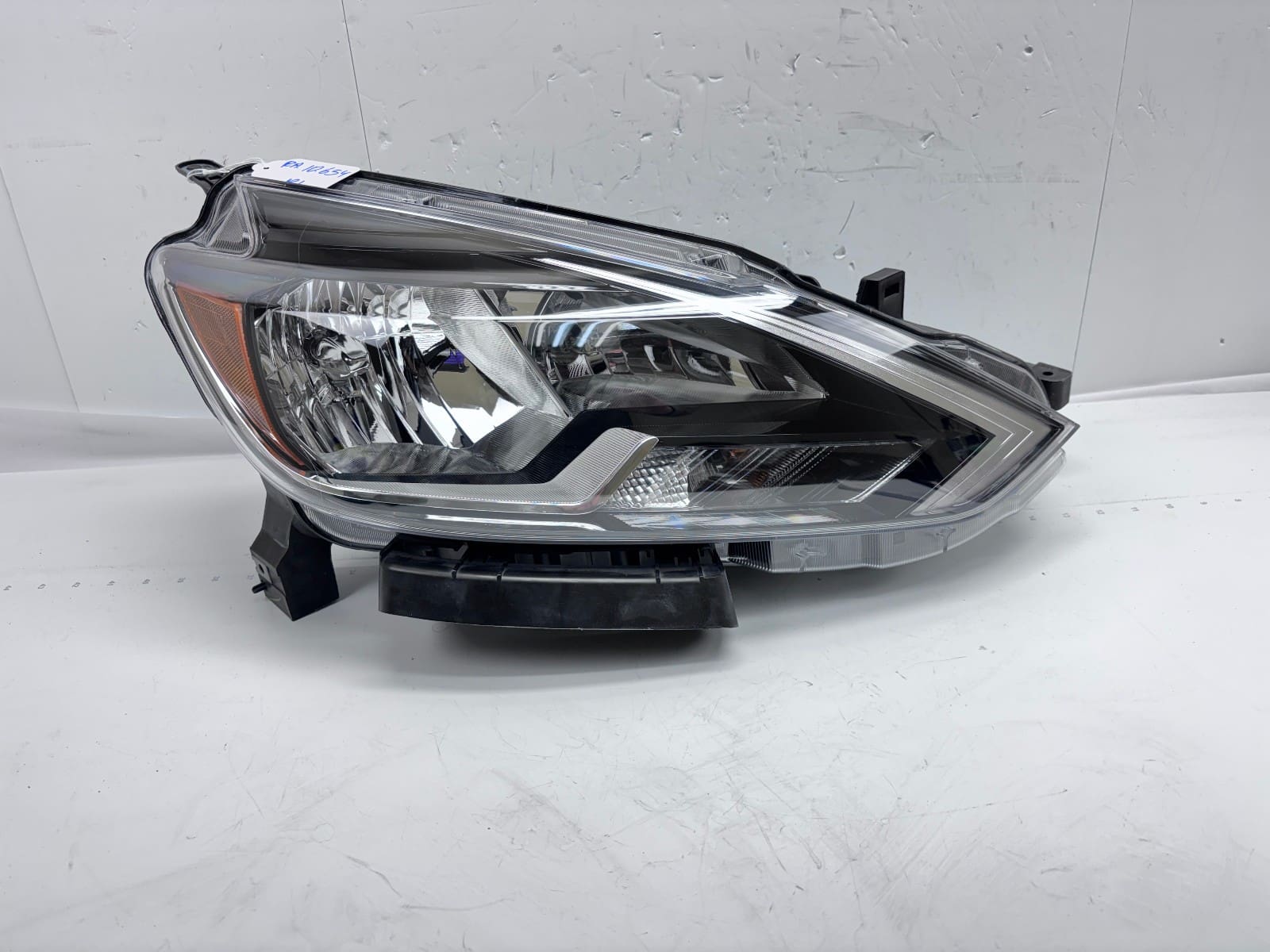 2016-19 Nissan Sentra Halogen Front Right OEM Headlight 260103YU0A