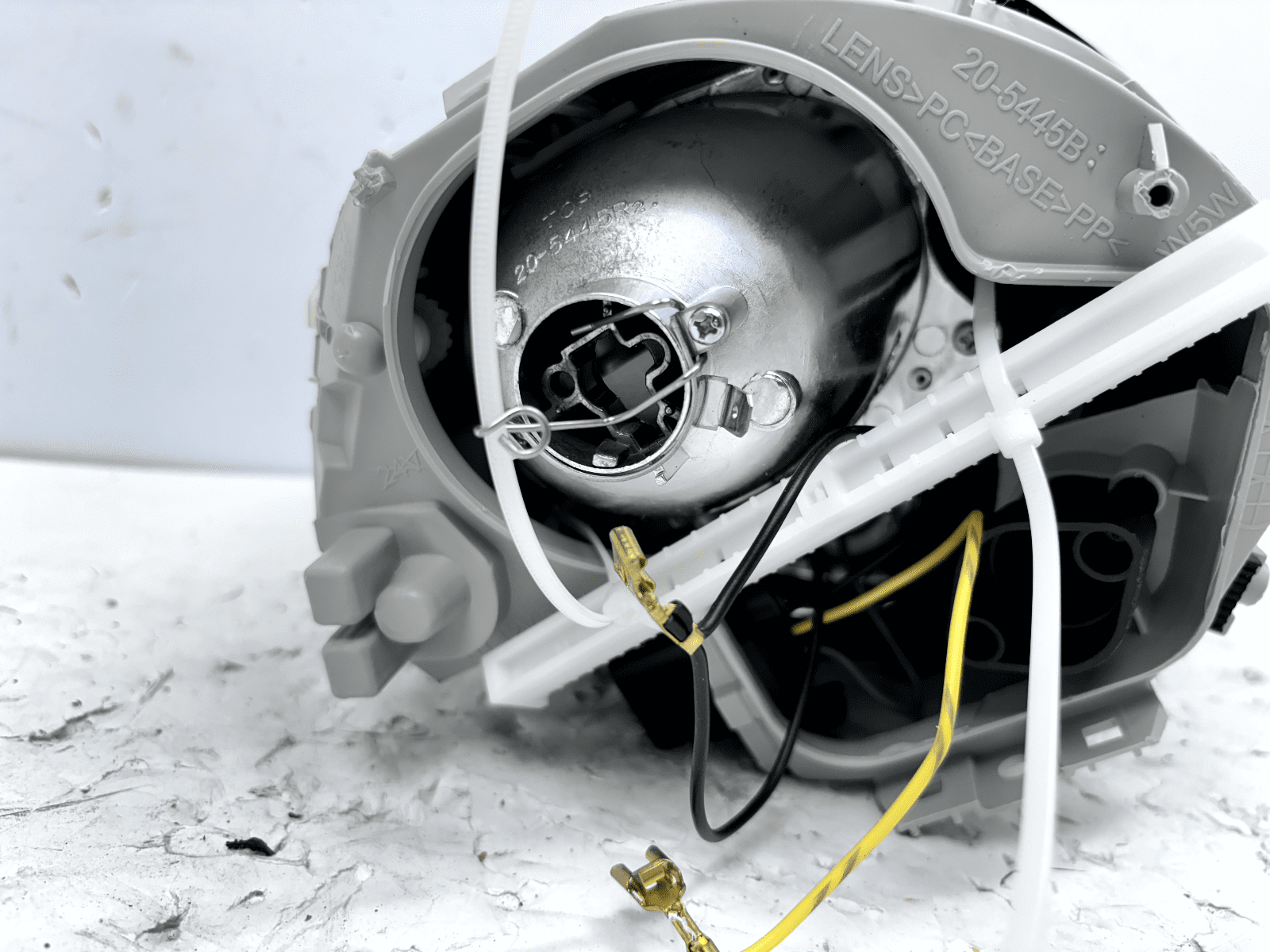 1998-2005 VW Beetle Halogen Front Right Headlight - Image 19