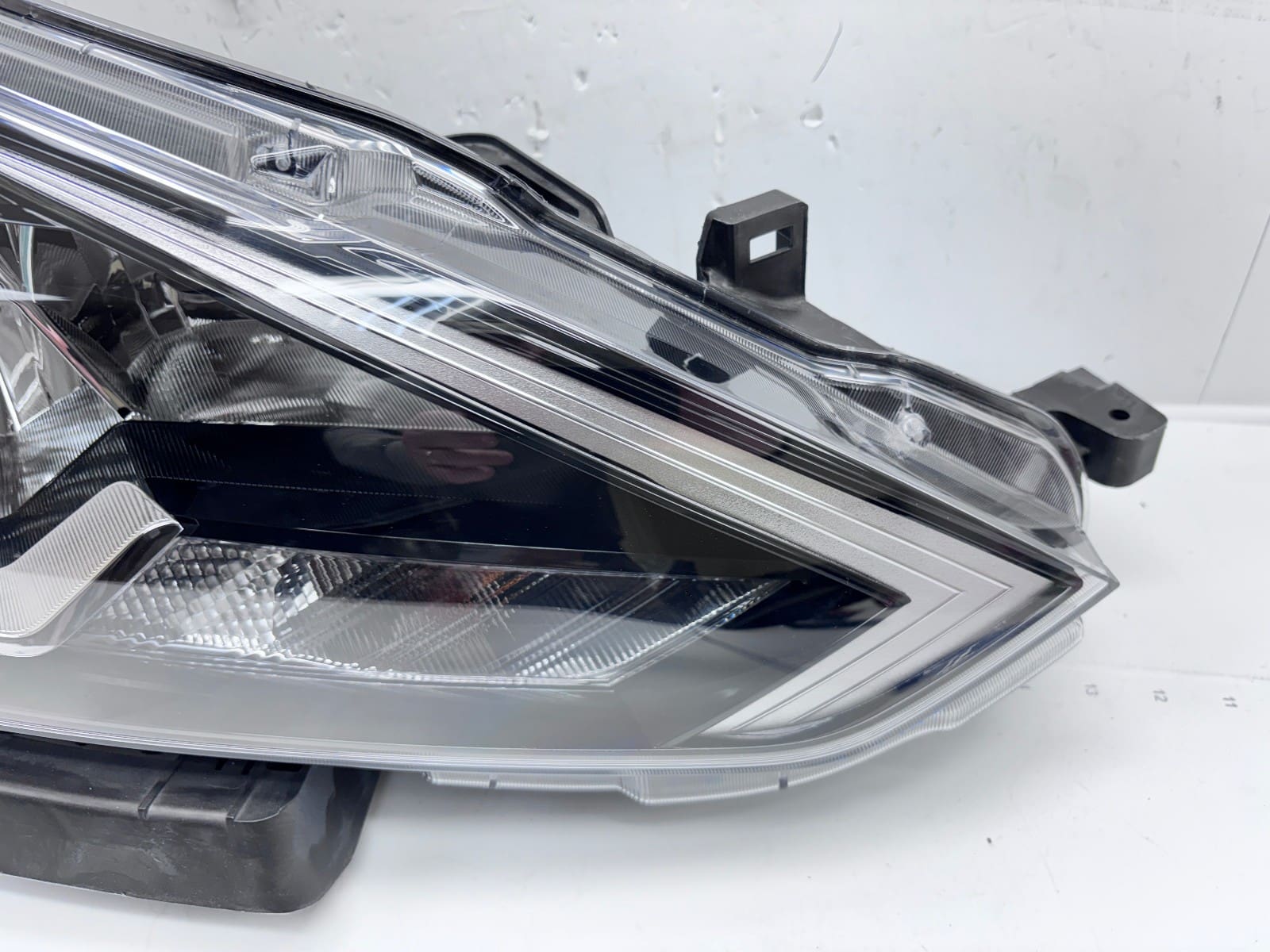 2016-19 Nissan Sentra Halogen Front Right OEM Headlight 260103YU0A - Image 8