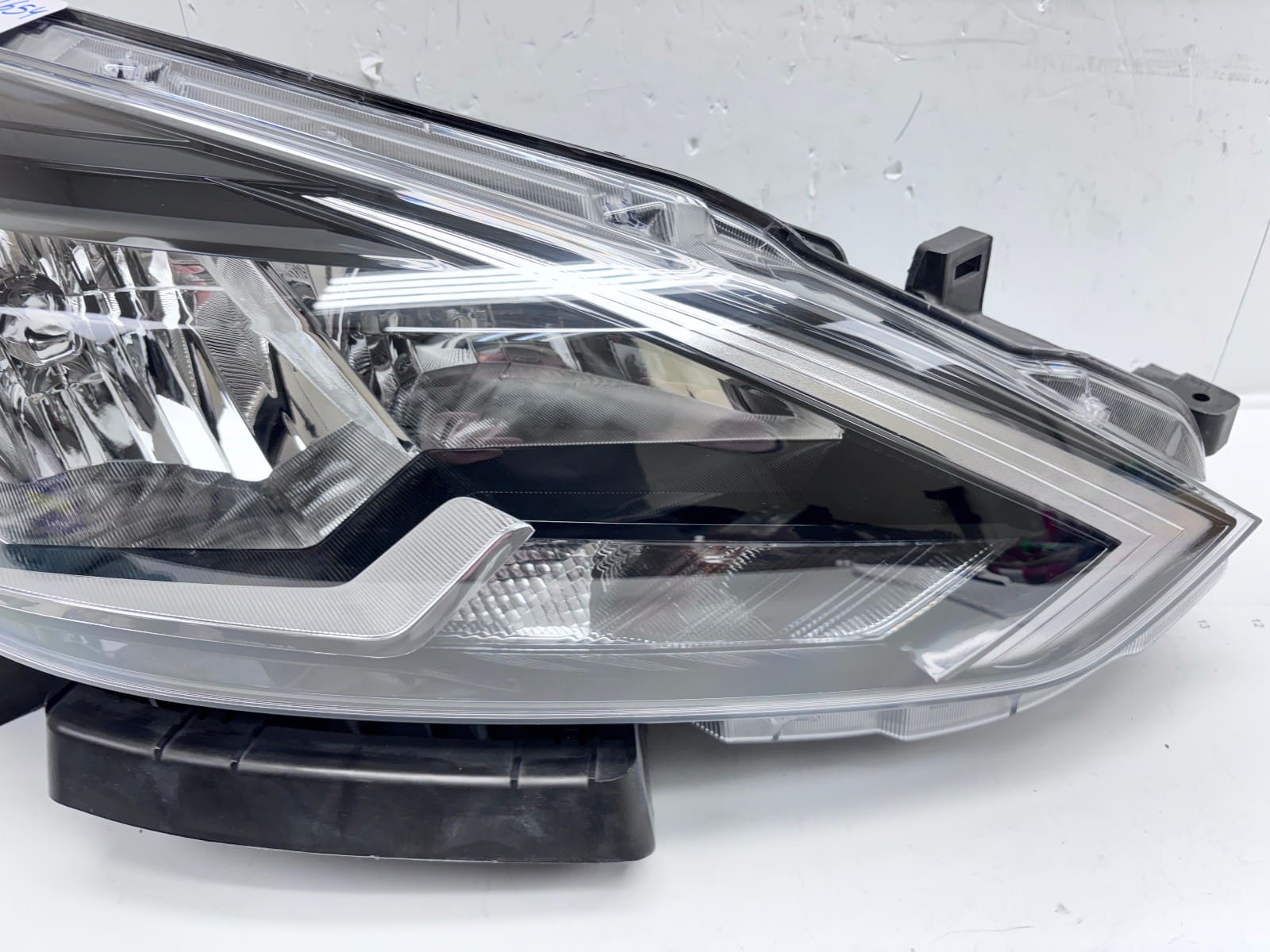 2016-19 Nissan Sentra Halogen Front Right OEM Headlight 260103YU0A - Image 9