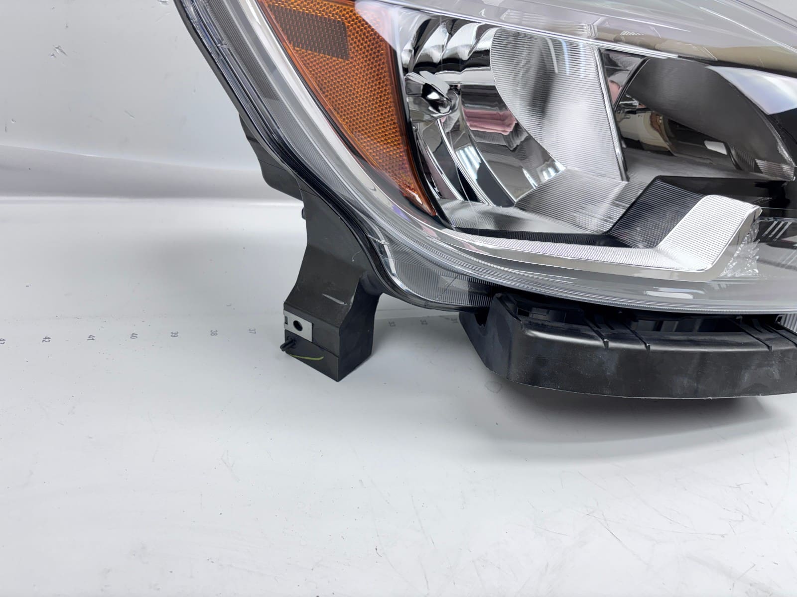 2016-19 Nissan Sentra Halogen Front Right OEM Headlight 260103YU0A - Image 12