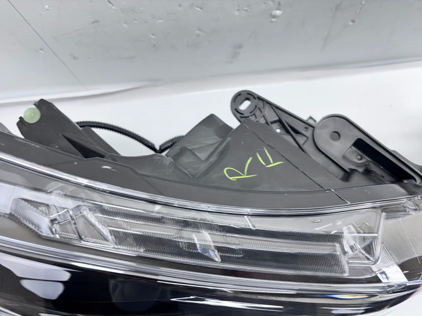 2016-19 Nissan Sentra Halogen Front Right OEM Headlight 260103YU0A - Image 16