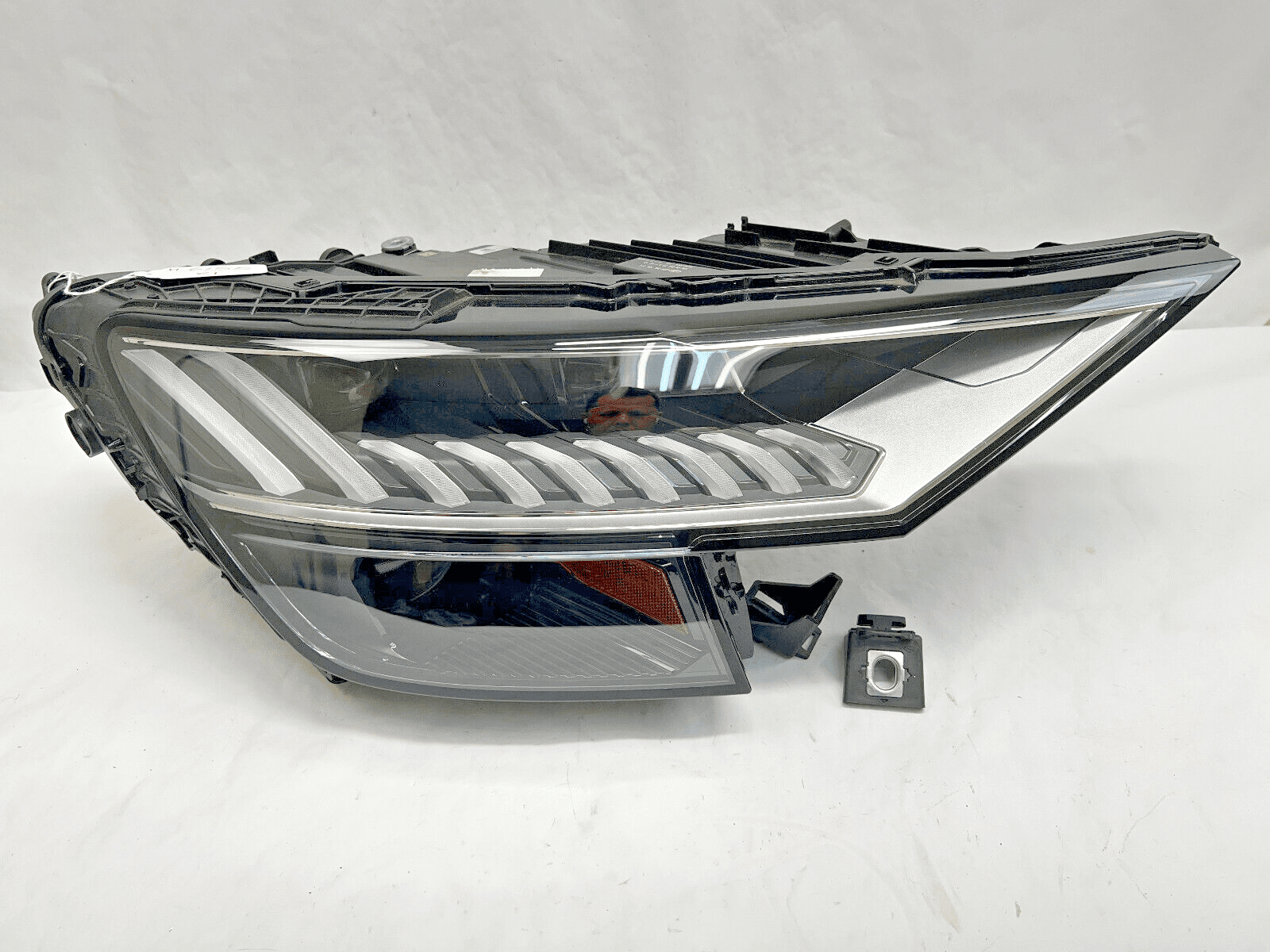 2019-2023 Audi Q8 SQ8 RSQ8 Matrix Right OEM Headlight 4m8941036b