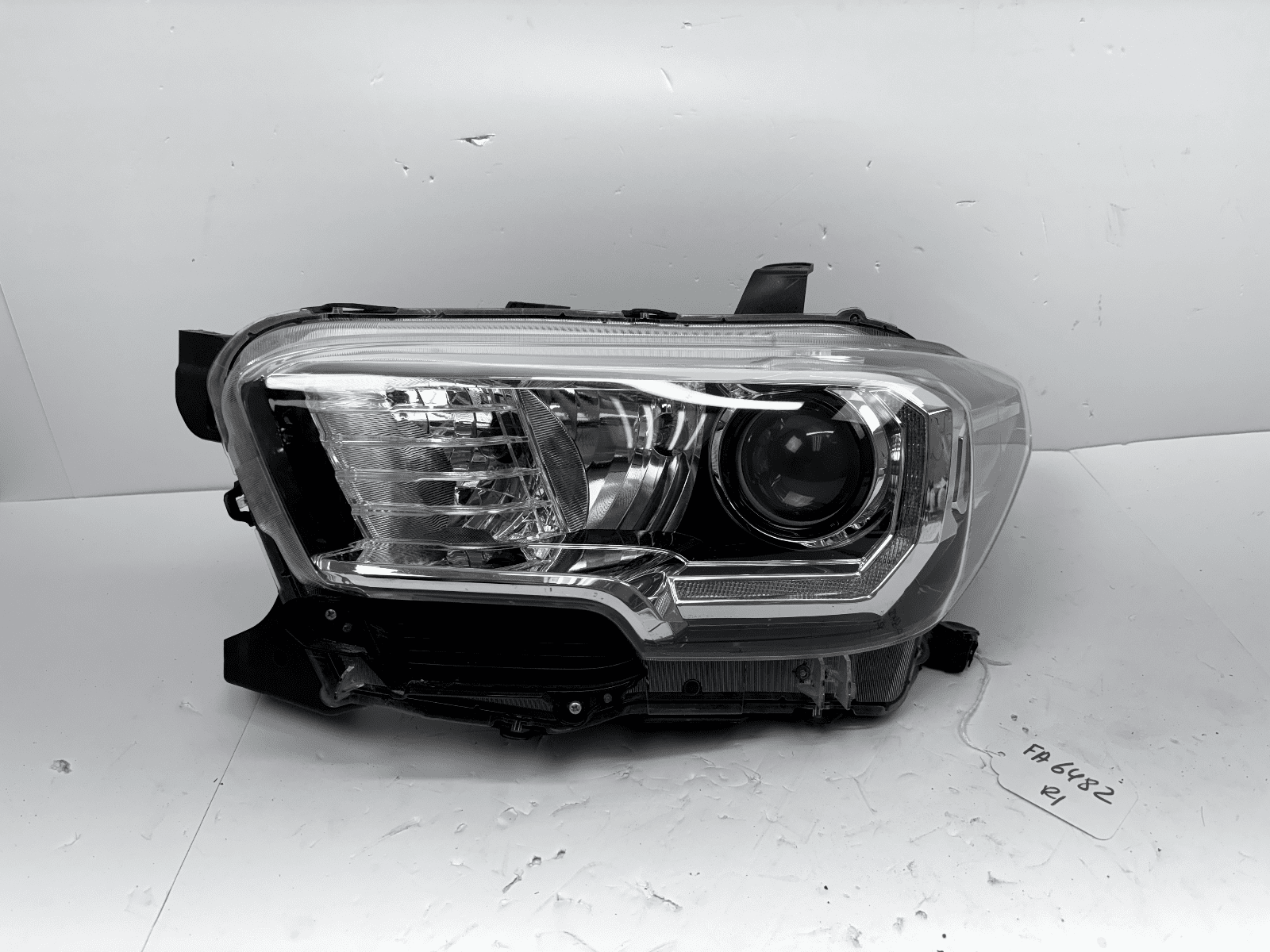 2016-2022 Toyota Tacoma Halogen LED Left OEM Headlight - Image 2