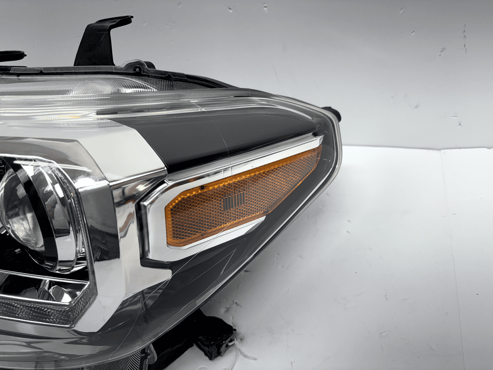 2016-2022 Toyota Tacoma Halogen LED Left OEM Headlight - Image 3