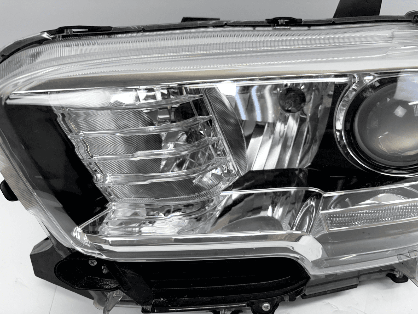 2016-2022 Toyota Tacoma Halogen LED Left OEM Headlight - Image 9