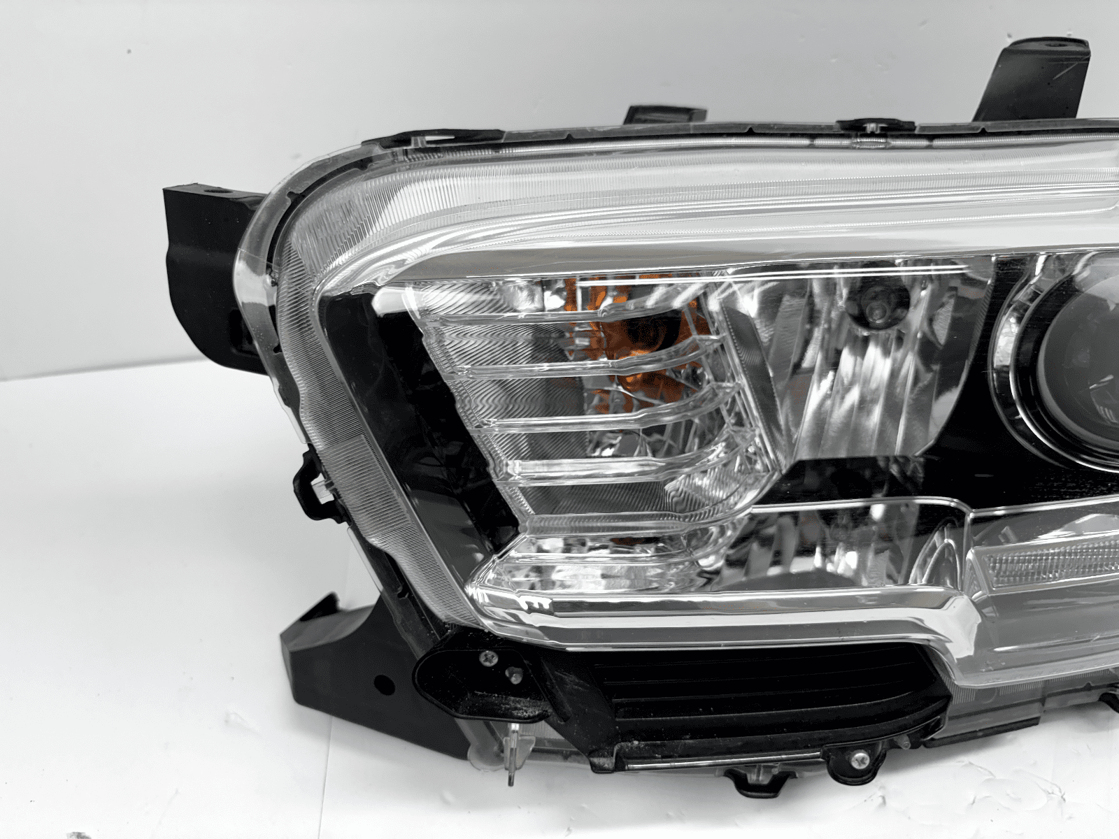 2016-2022 Toyota Tacoma Halogen LED Left OEM Headlight - Image 10