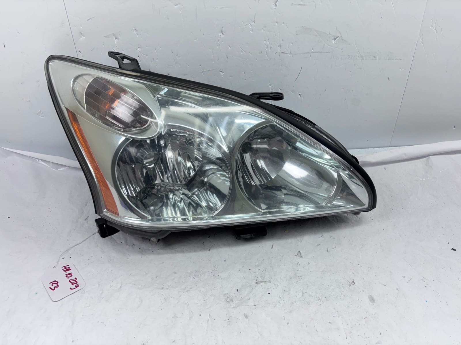Used 2004-2009 Lexus RX RX350 RX330 Halogen Right OEM Headlight - Image 2
