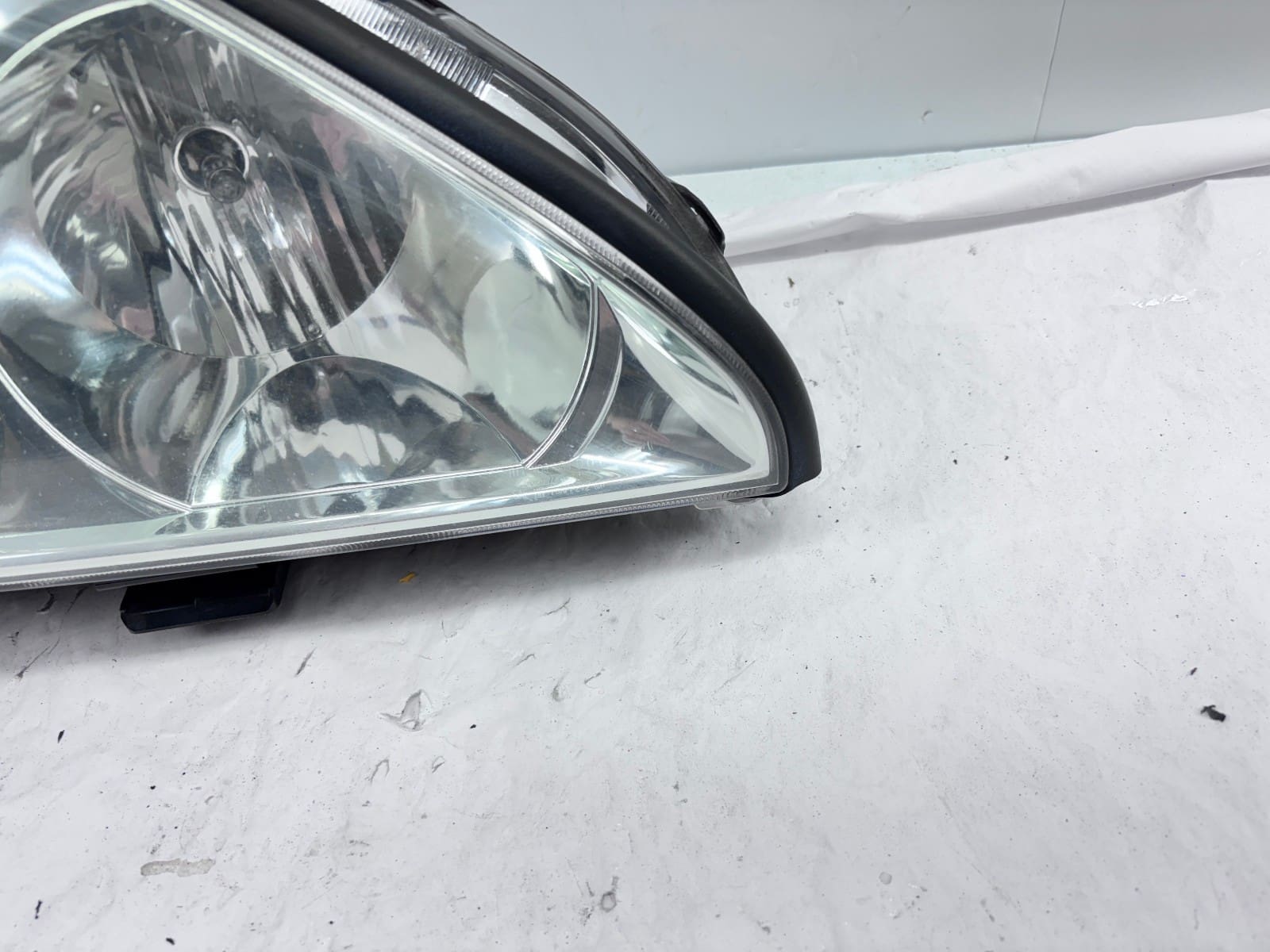 Used 2004-2009 Lexus RX RX350 RX330 Halogen Right OEM Headlight - Image 3