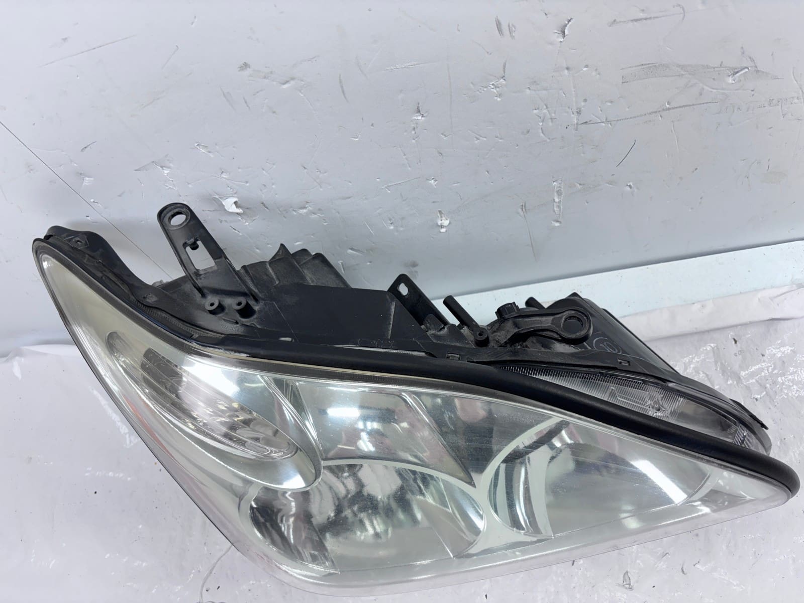 Used 2004-2009 Lexus RX RX350 RX330 Halogen Right OEM Headlight - Image 17